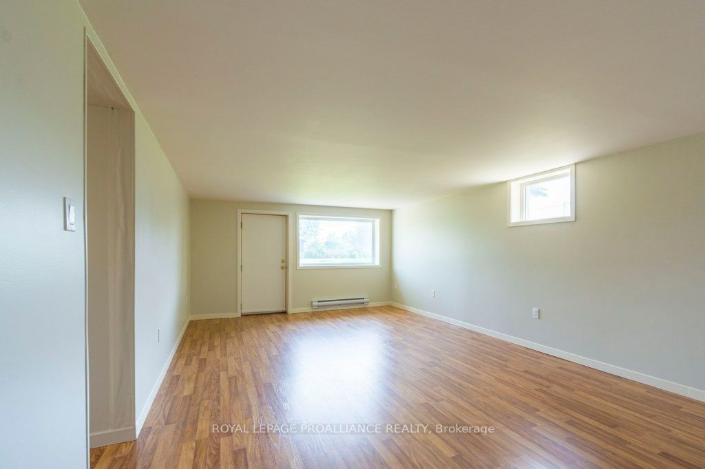 105 Colonial Road Property Photo 28
