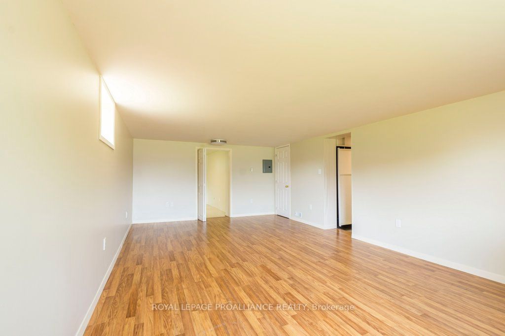 105 Colonial Road Property Photo 29