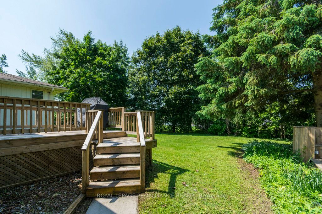 105 Colonial Road Property Photo 32