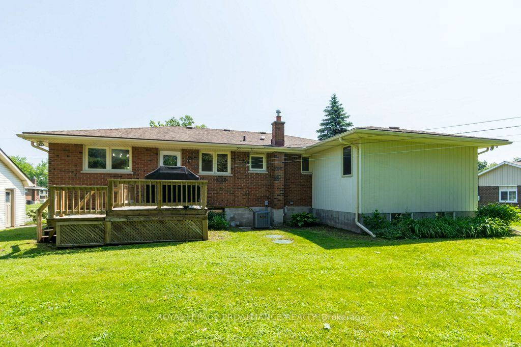 105 Colonial Road Property Photo 34
