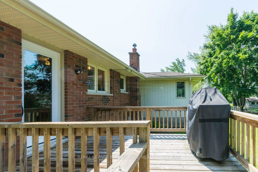 105 Colonial Road Property Photo 35