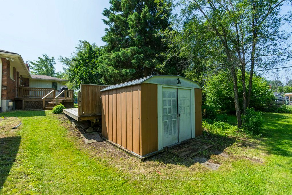 105 Colonial Road Property Photo 36
