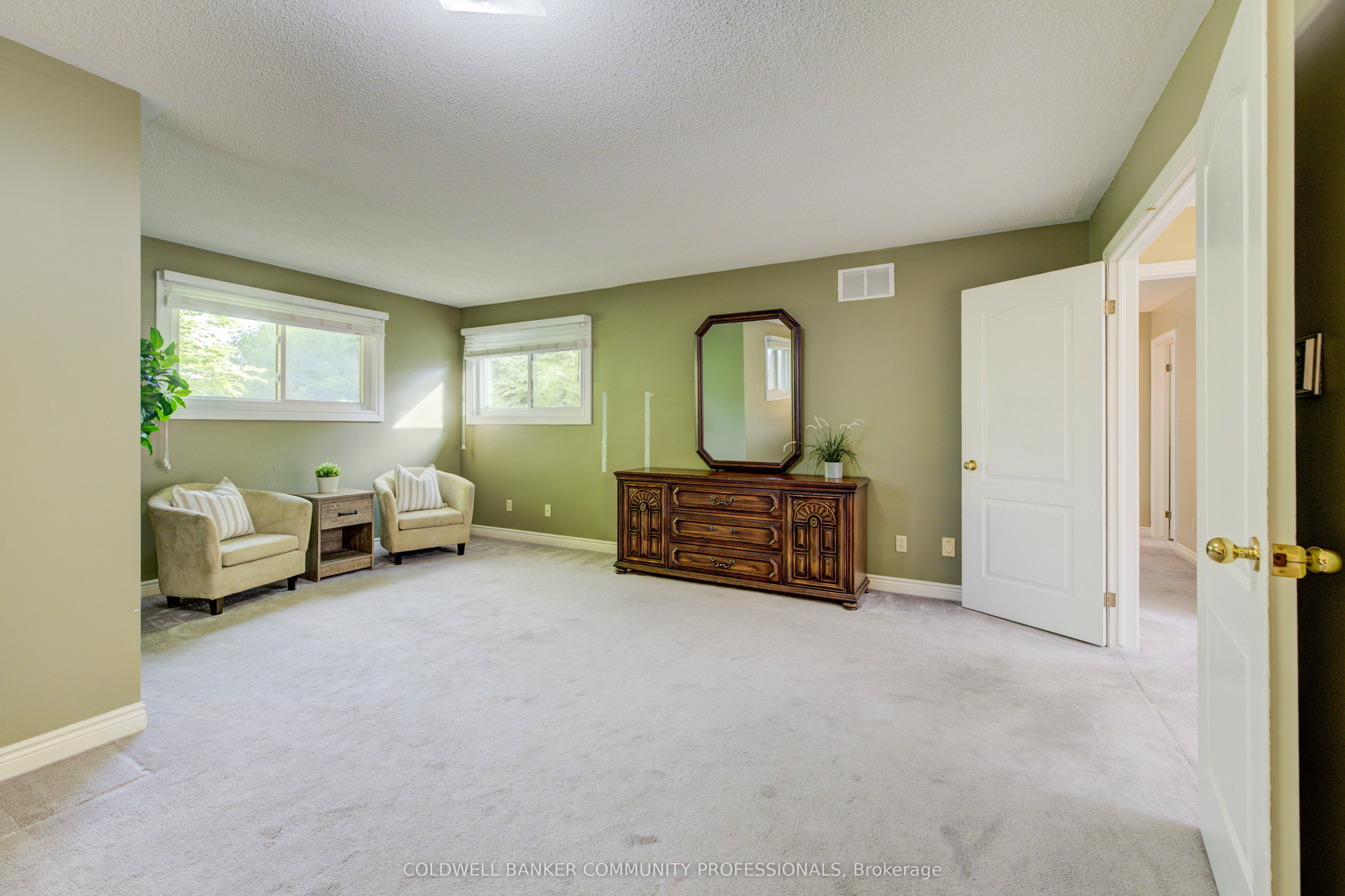 466 Dicenzo Dr Property Photo 25