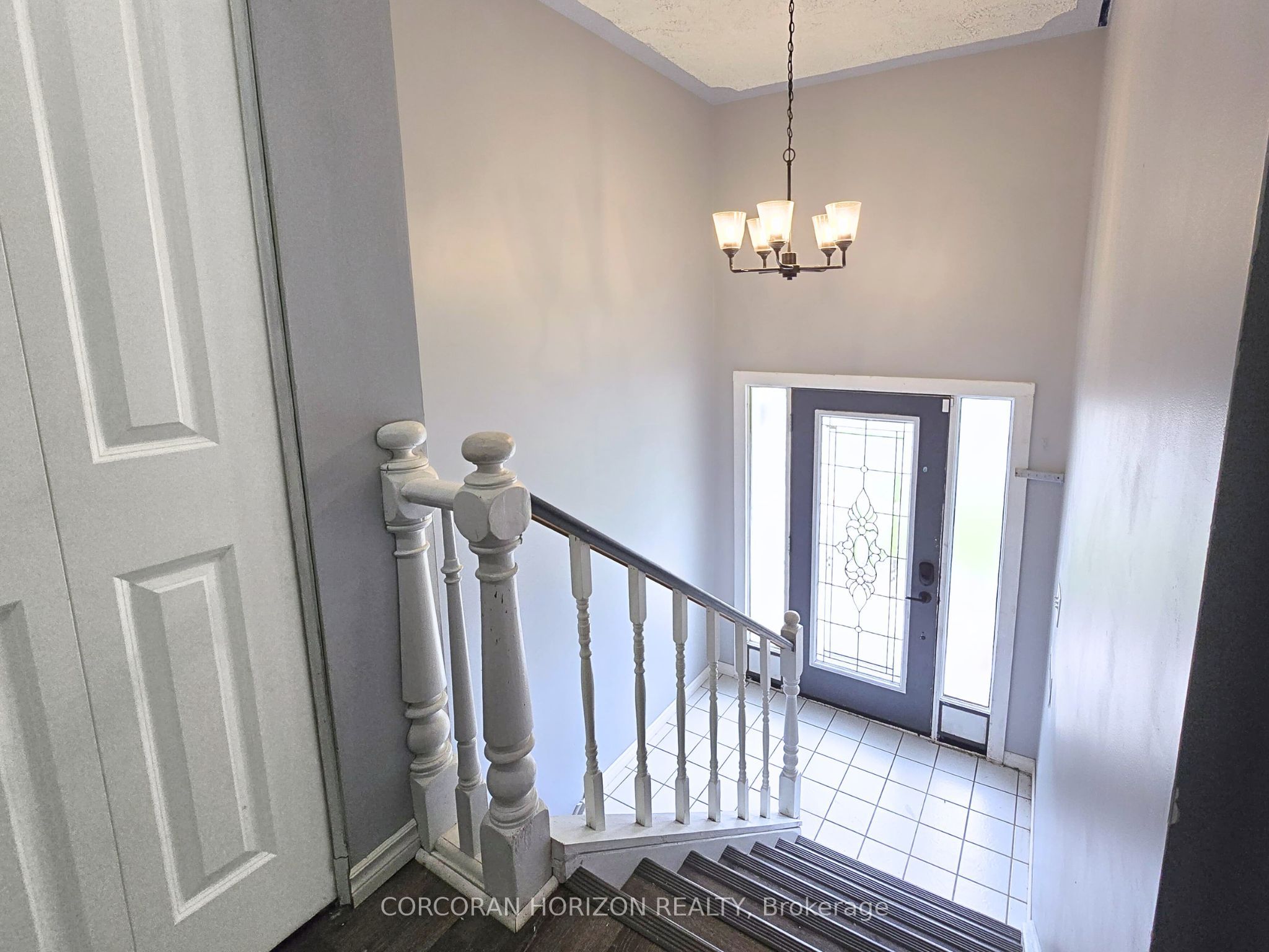 320 Country Hill Dr Property Photo 2