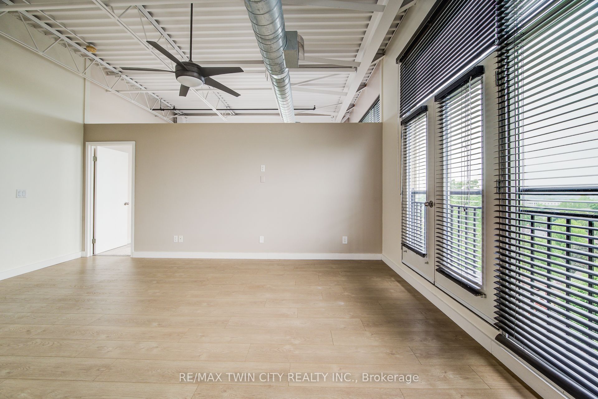 120 Mansion St Property Photo 11