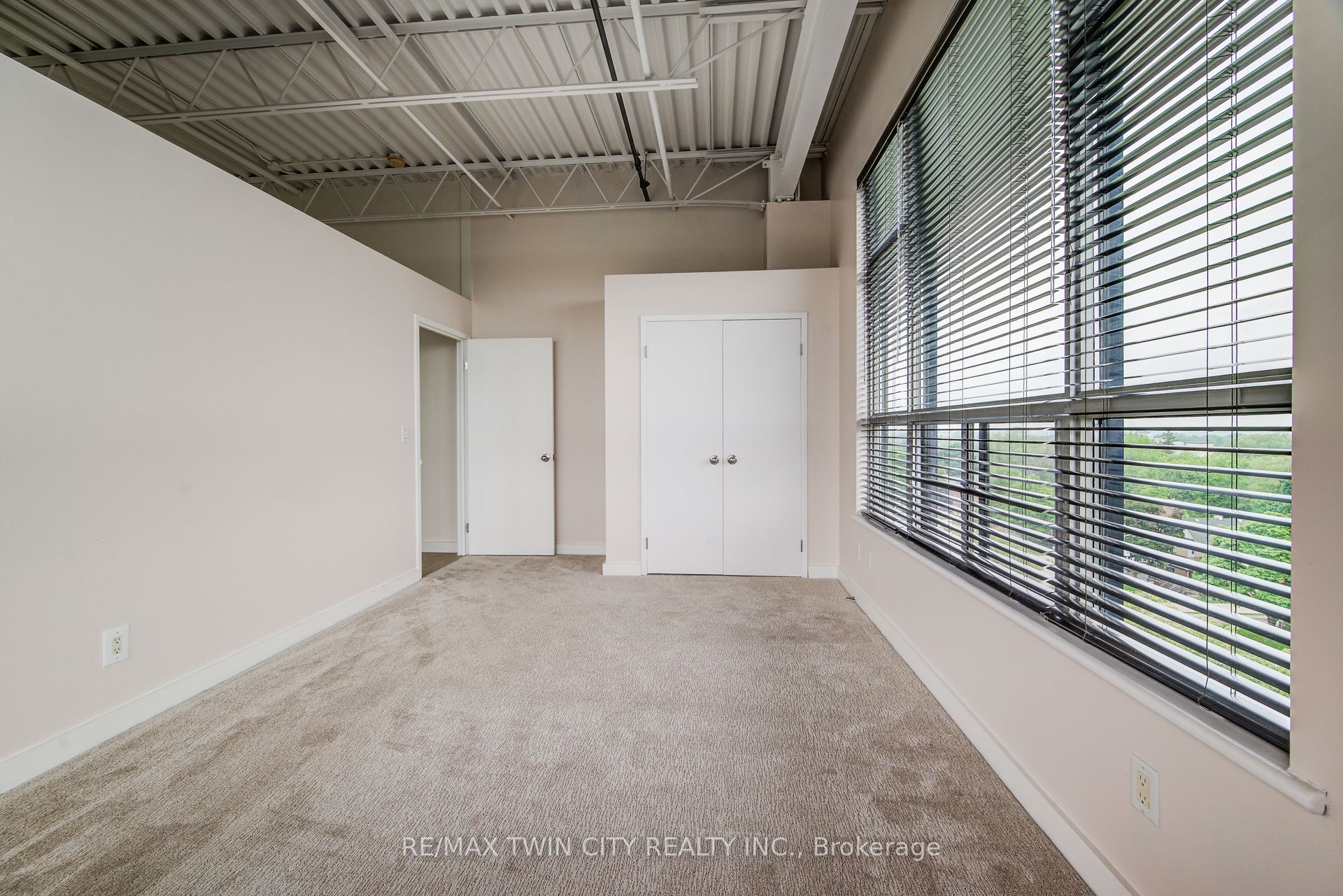 120 Mansion St Property Photo 17