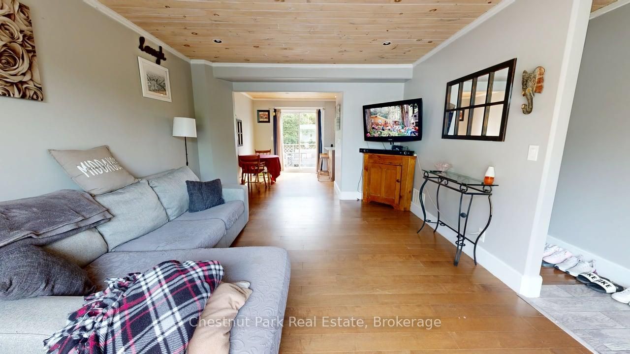335 Wellington St N Property Photo 1