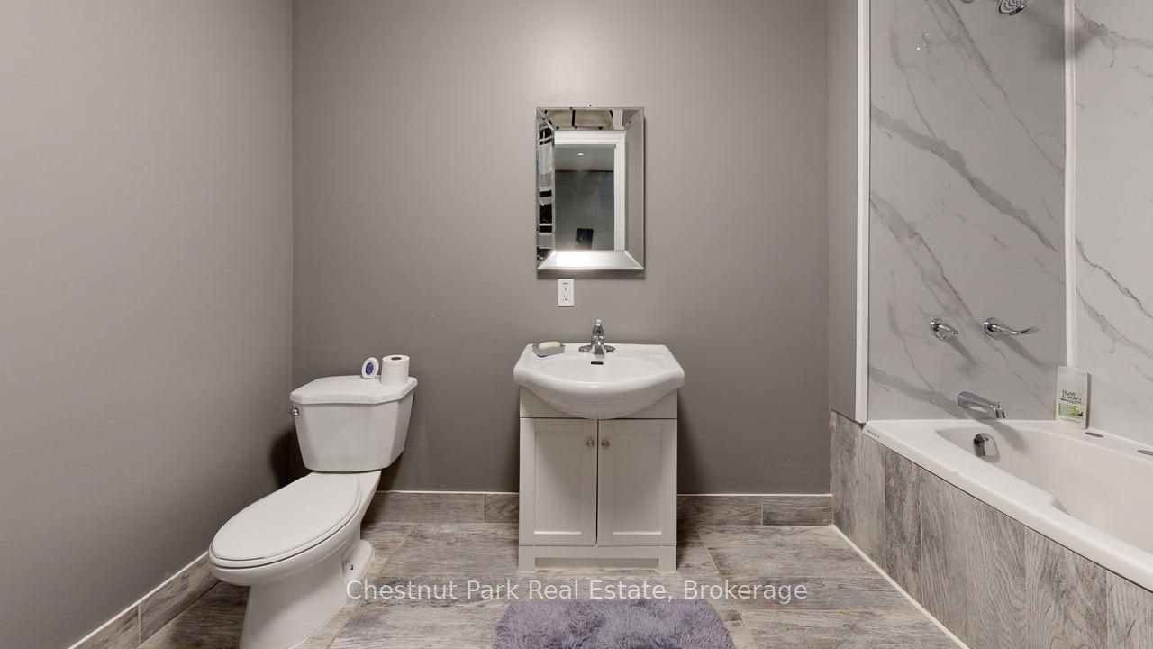 335 Wellington St N Property Photo 8