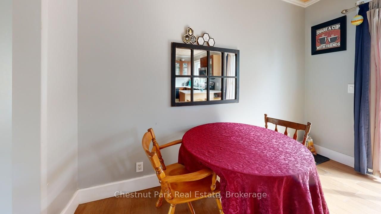 335 Wellington St N Property Photo 16