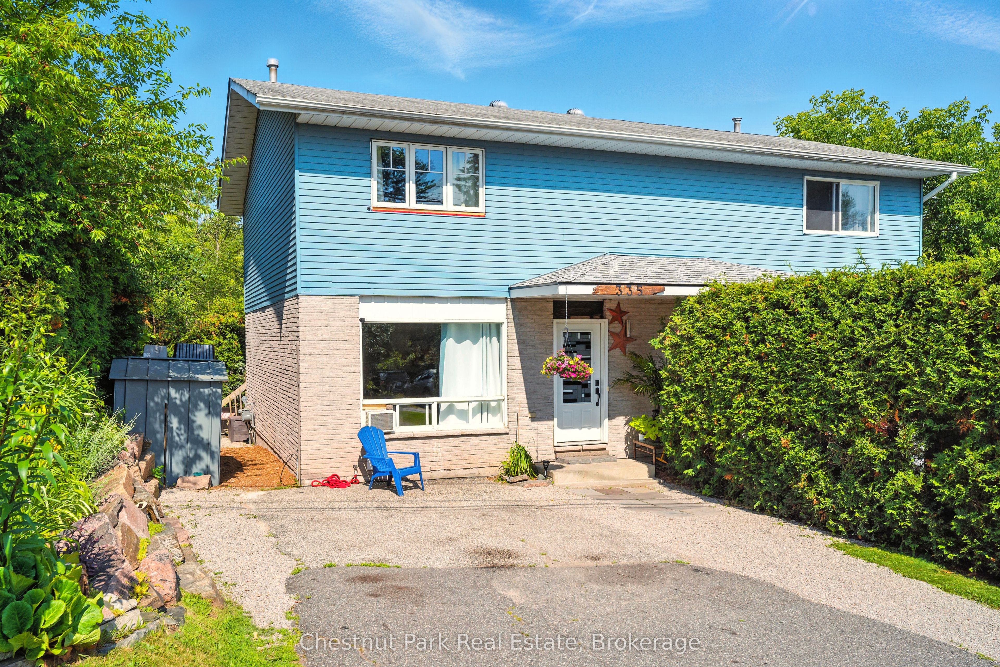 335 Wellington Street N 2 Property Photo 1