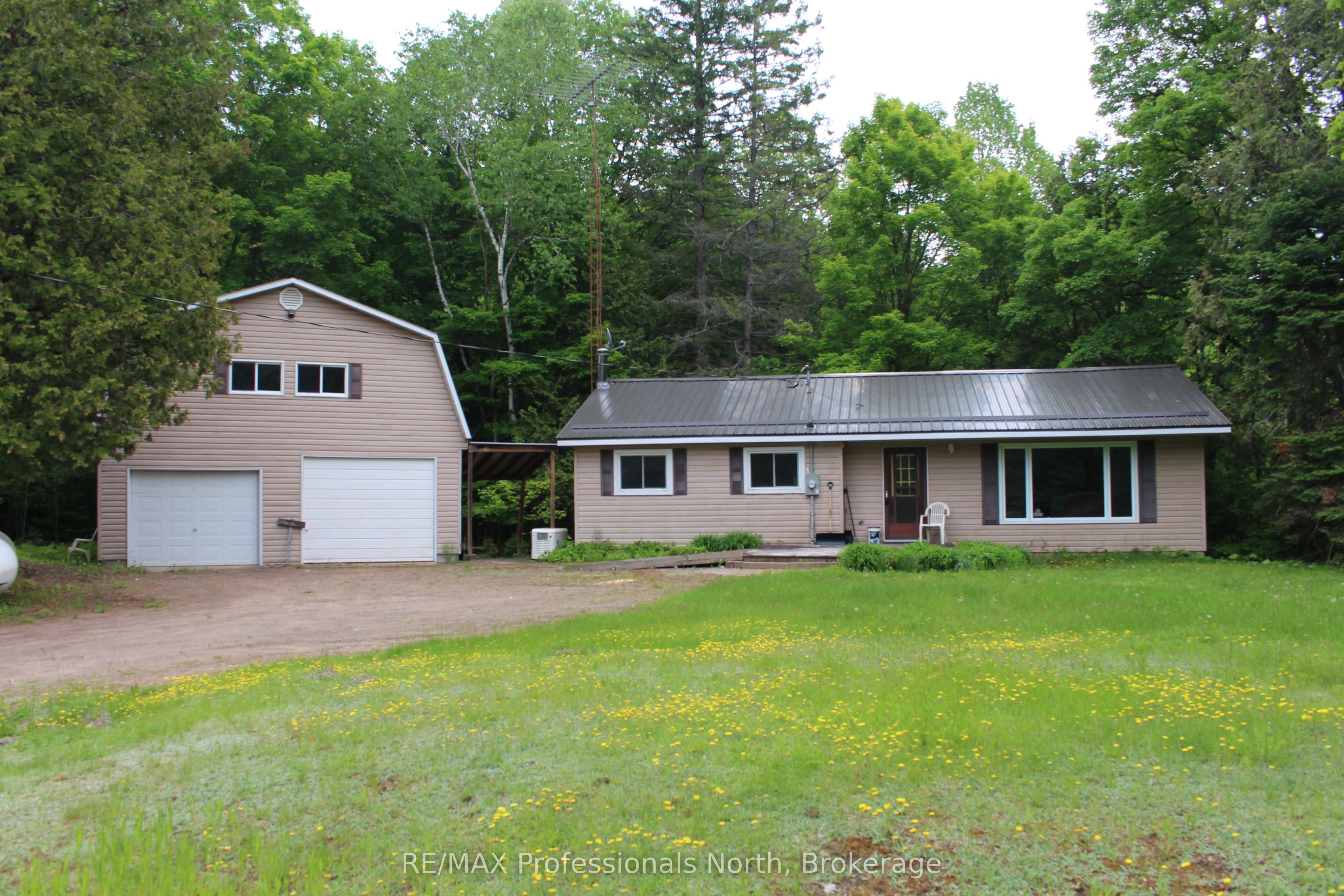 2166 Blairhampton Road Property Photo 1