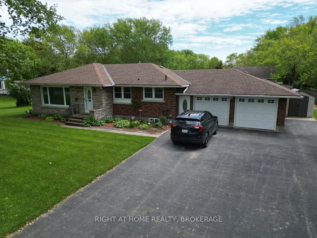 11191 Lake Shore Rd Property Photo 1