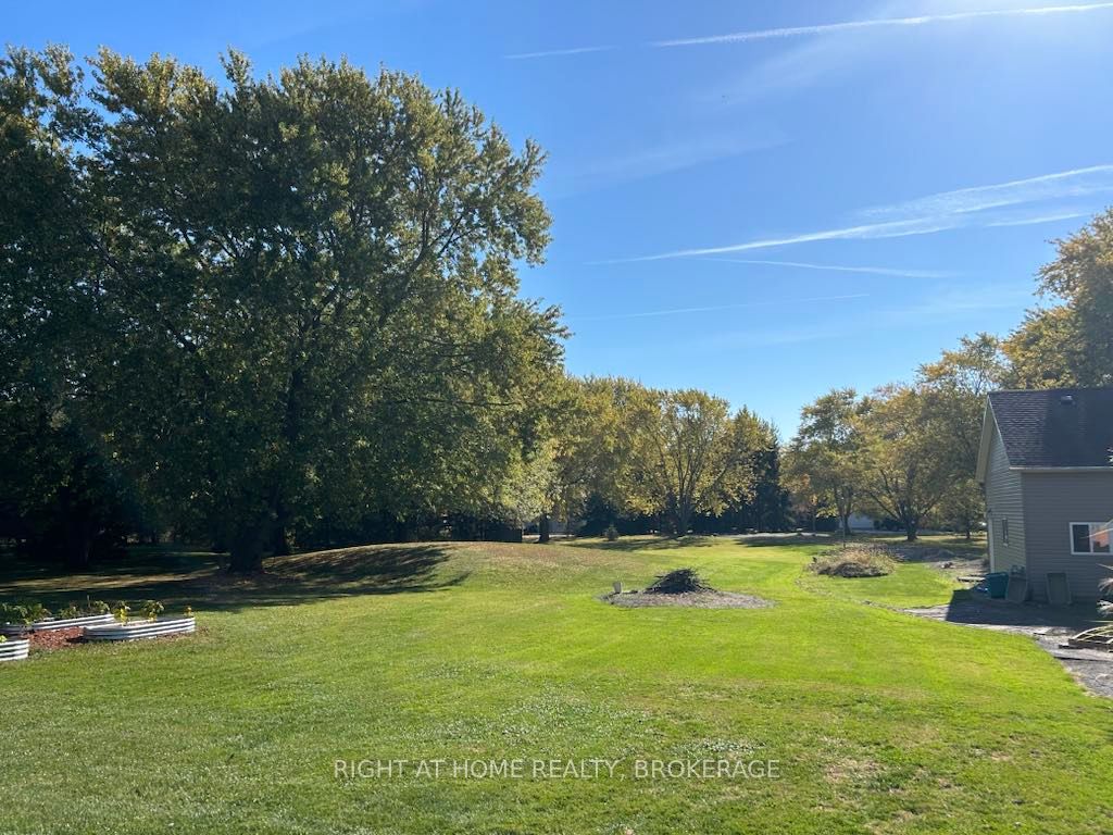 11191 Lakeshore Road Property Photo 3