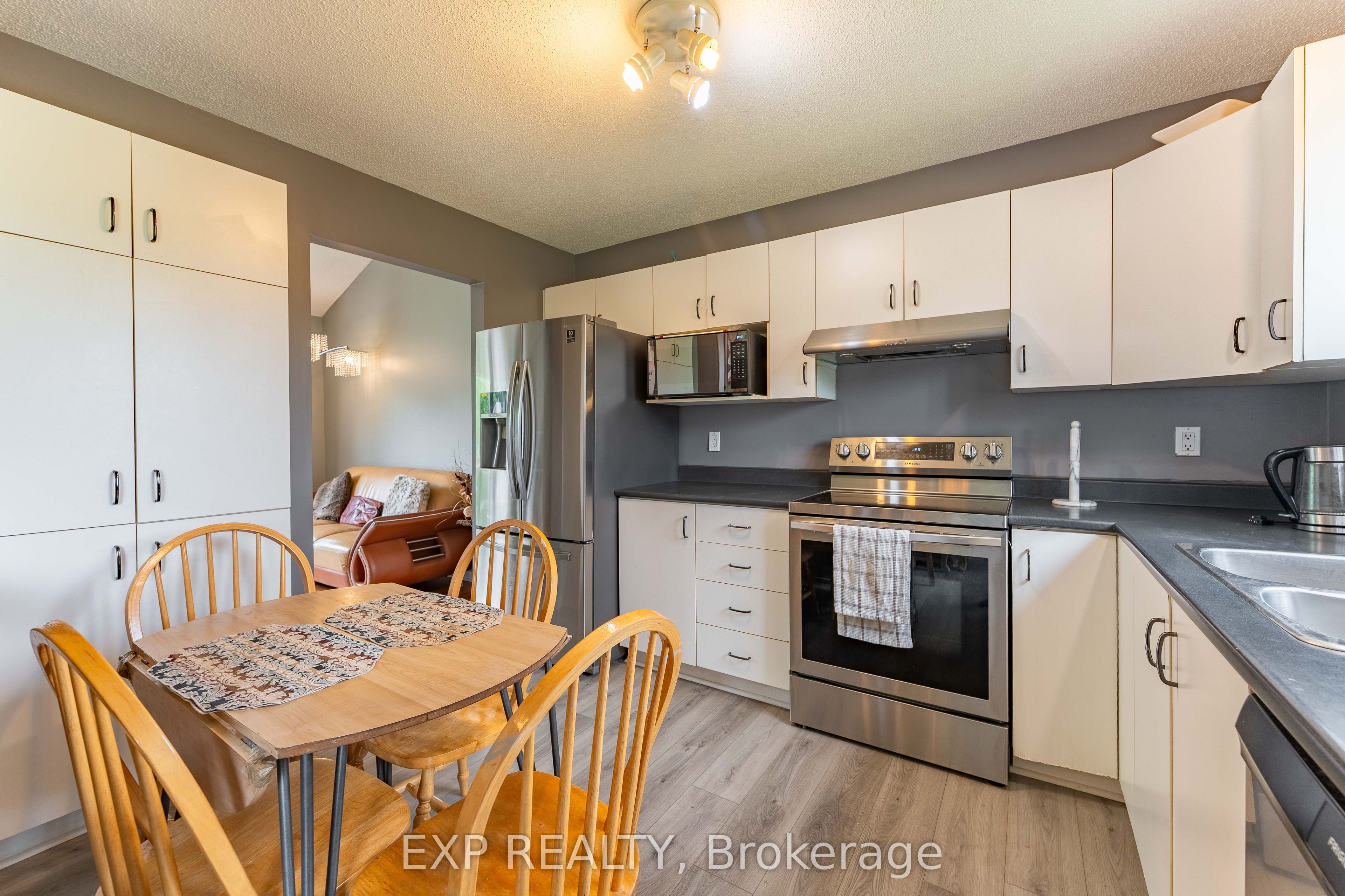 3379 Descotes Circle Property Photo 15