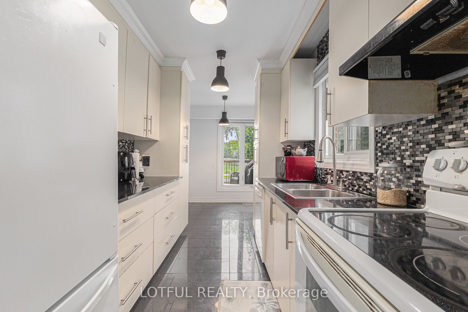 1134 Alenmede Crescent Property Photo 6