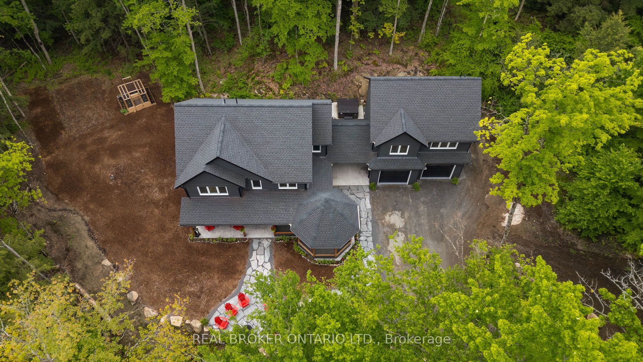 4620 Aspdin Road N Property Photo 1