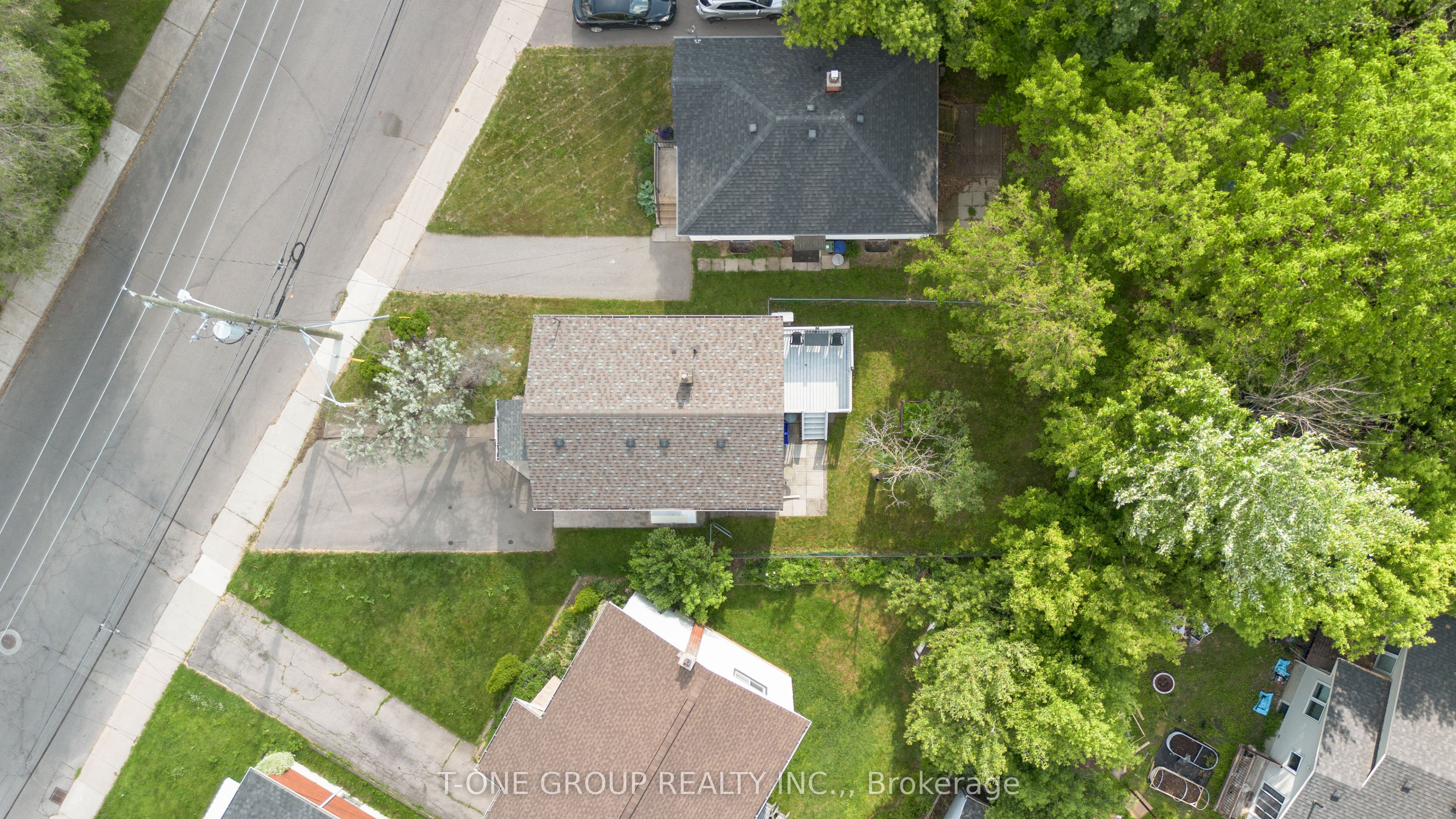 160 Whitney Ave Property Photo 3