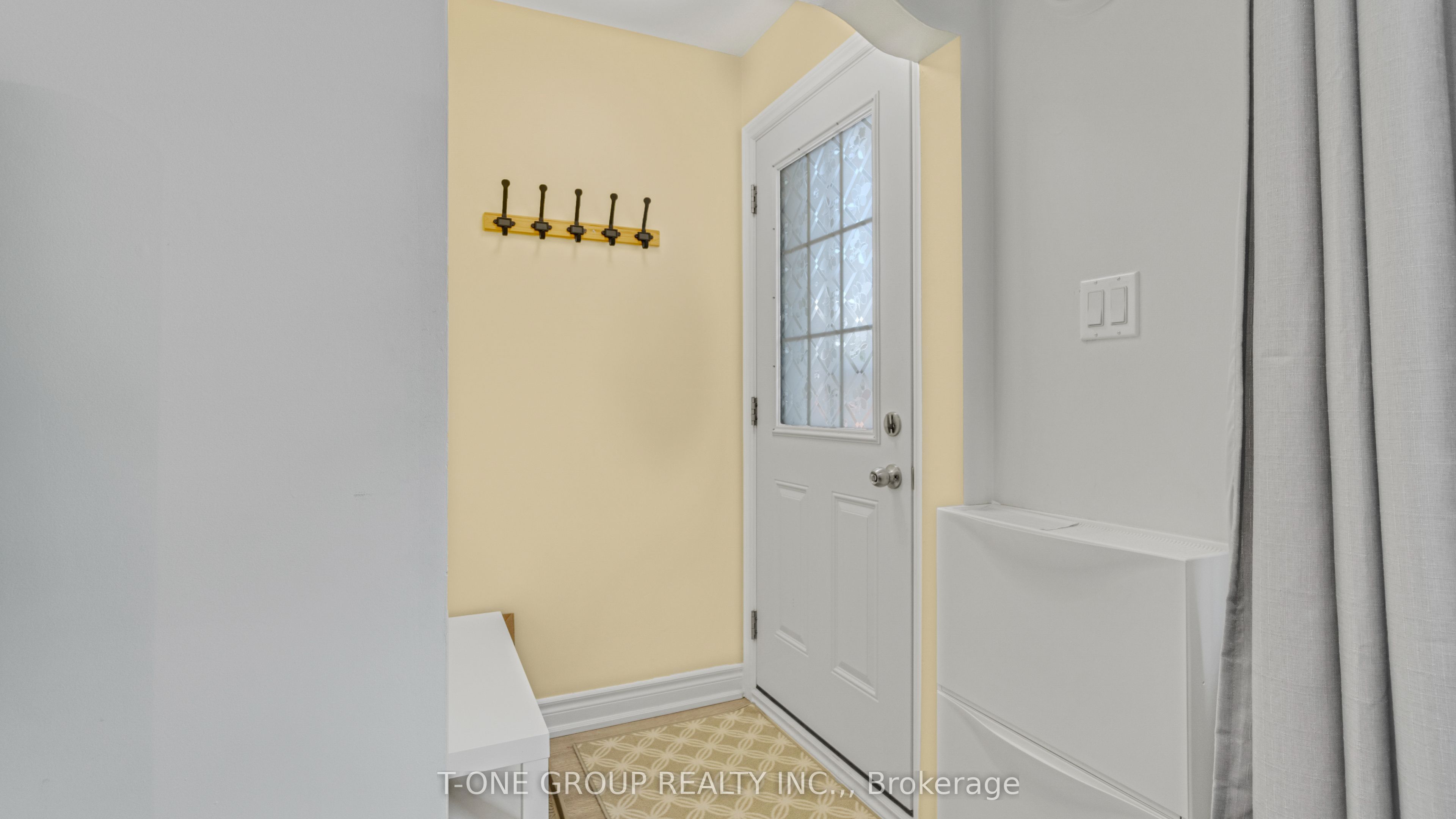 160 Whitney Ave Property Photo 4