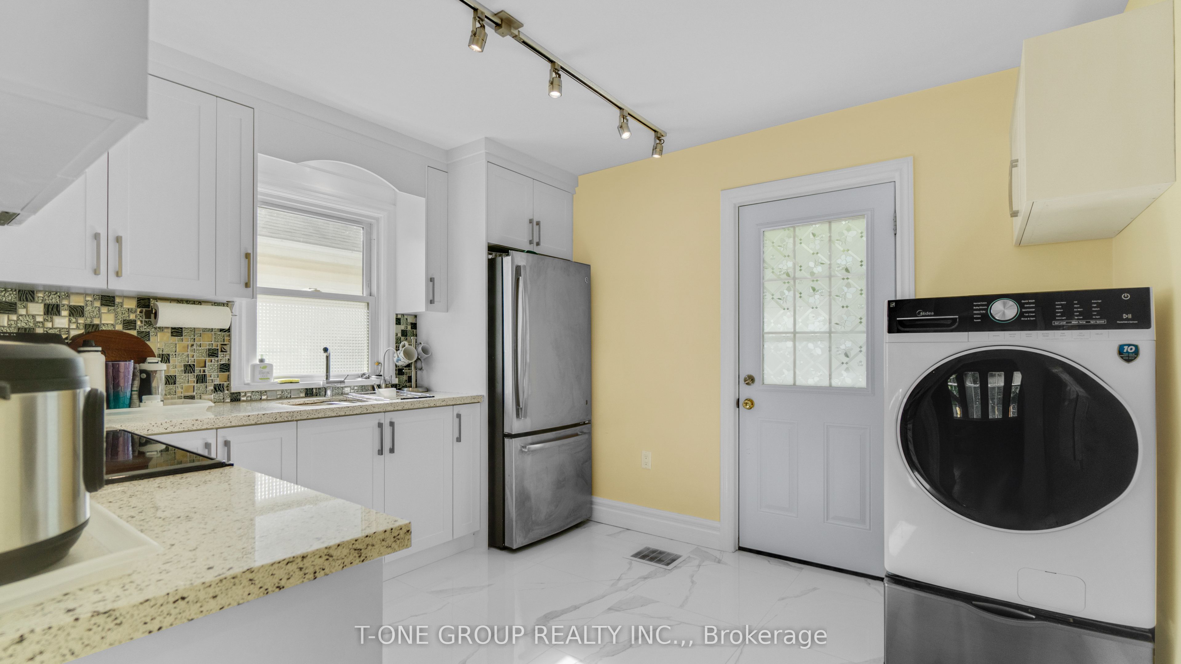 160 Whitney Ave Property Photo 12