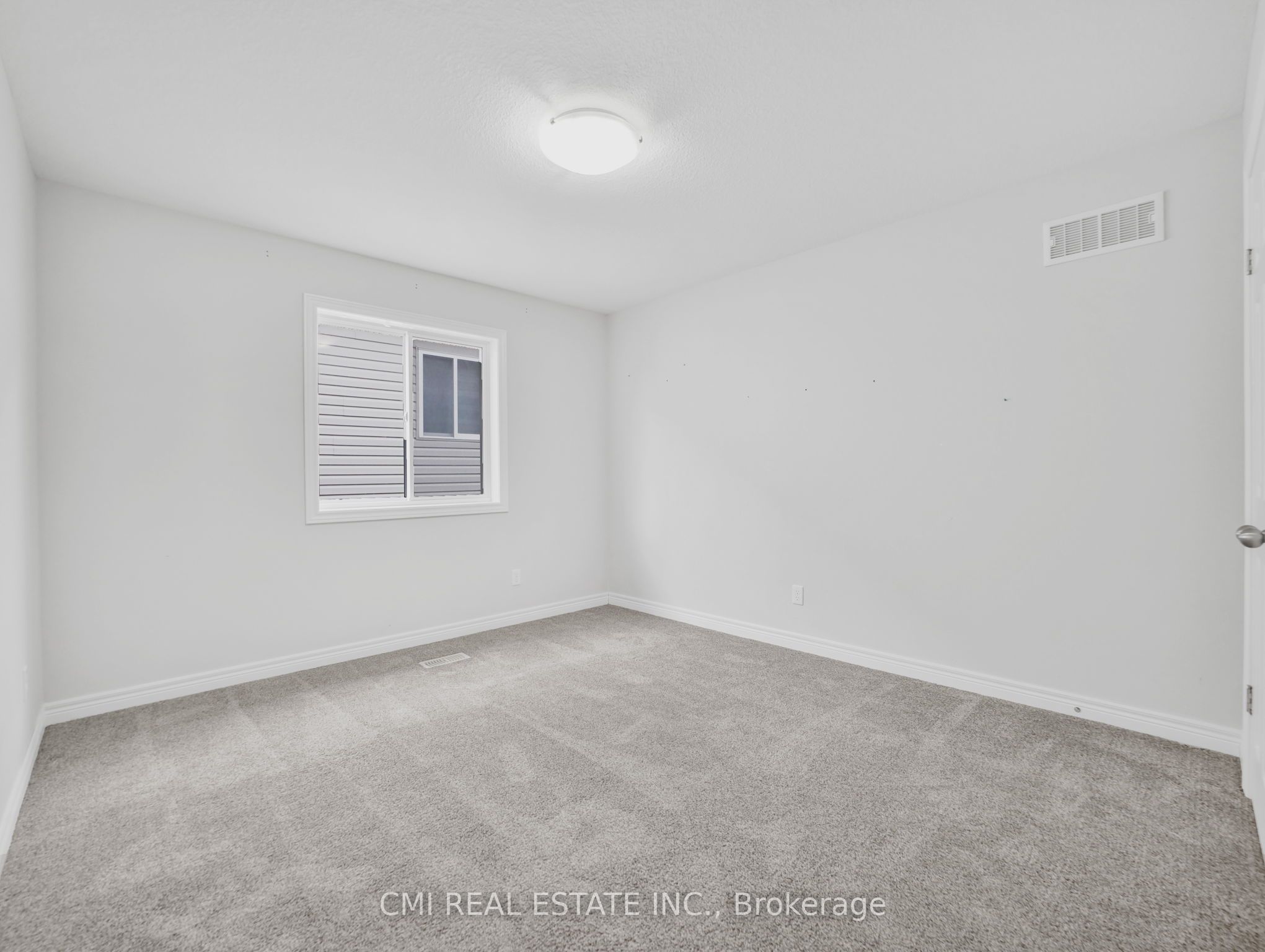 36 Sparrow Avenue Property Photo 22