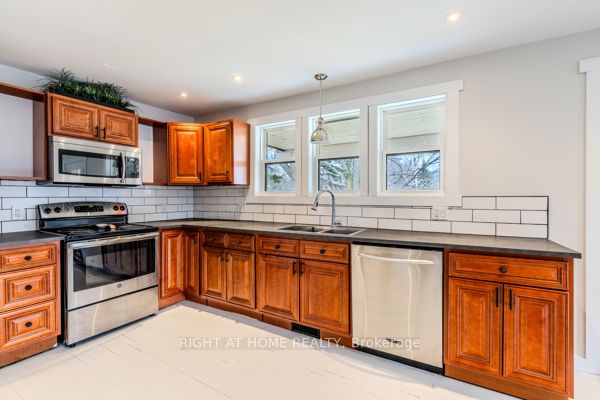 667287 20 Side Road Property Photo 6