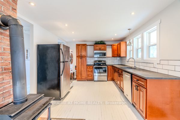 667287 20 Side Road Property Photo 7