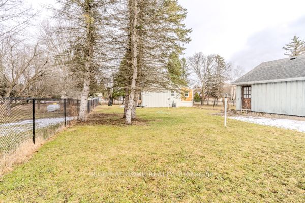 667287 20 Side Road Property Photo 32