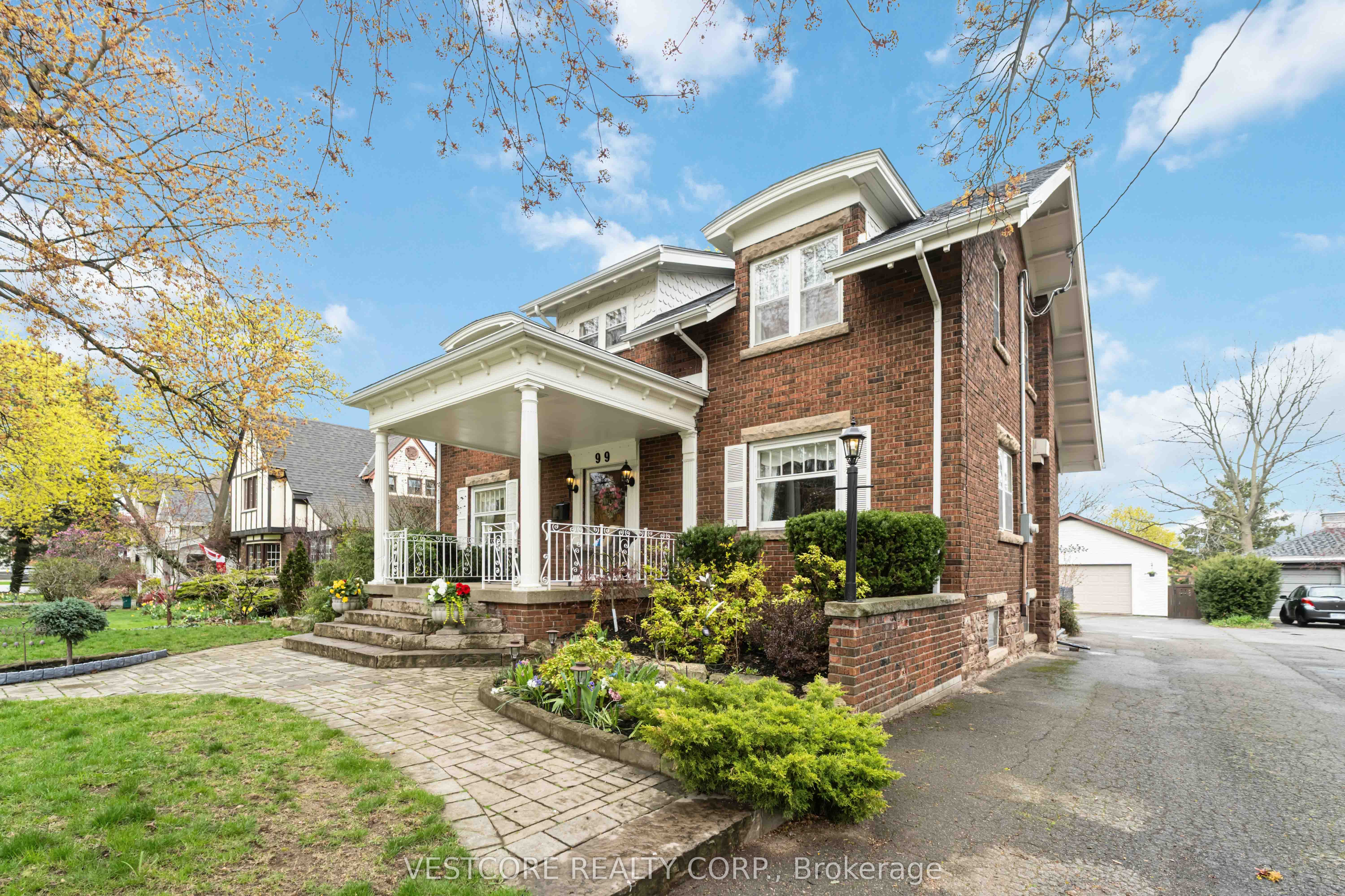 99 E Main Street E Property Photo 2