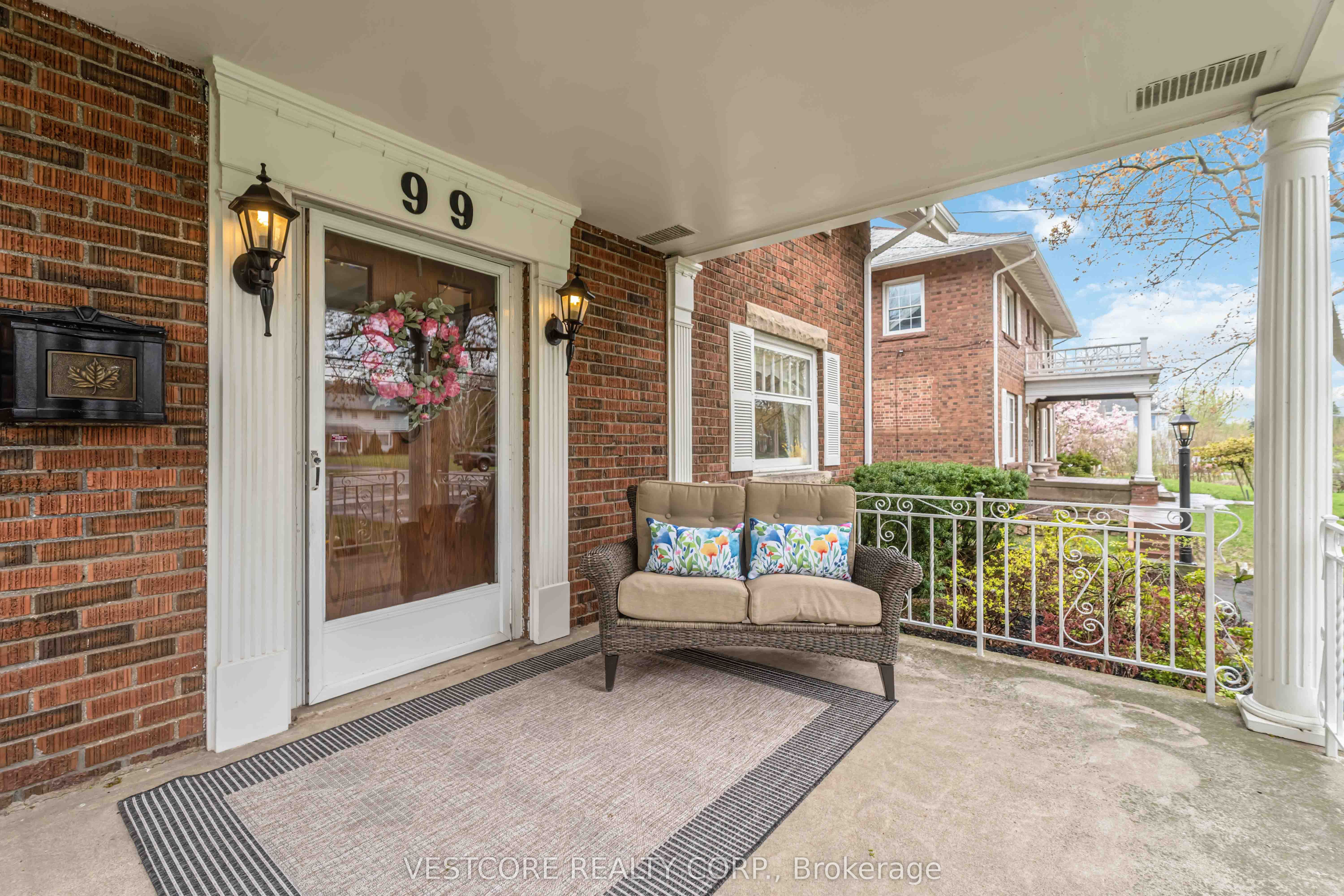 99 E Main Street E Property Photo 4