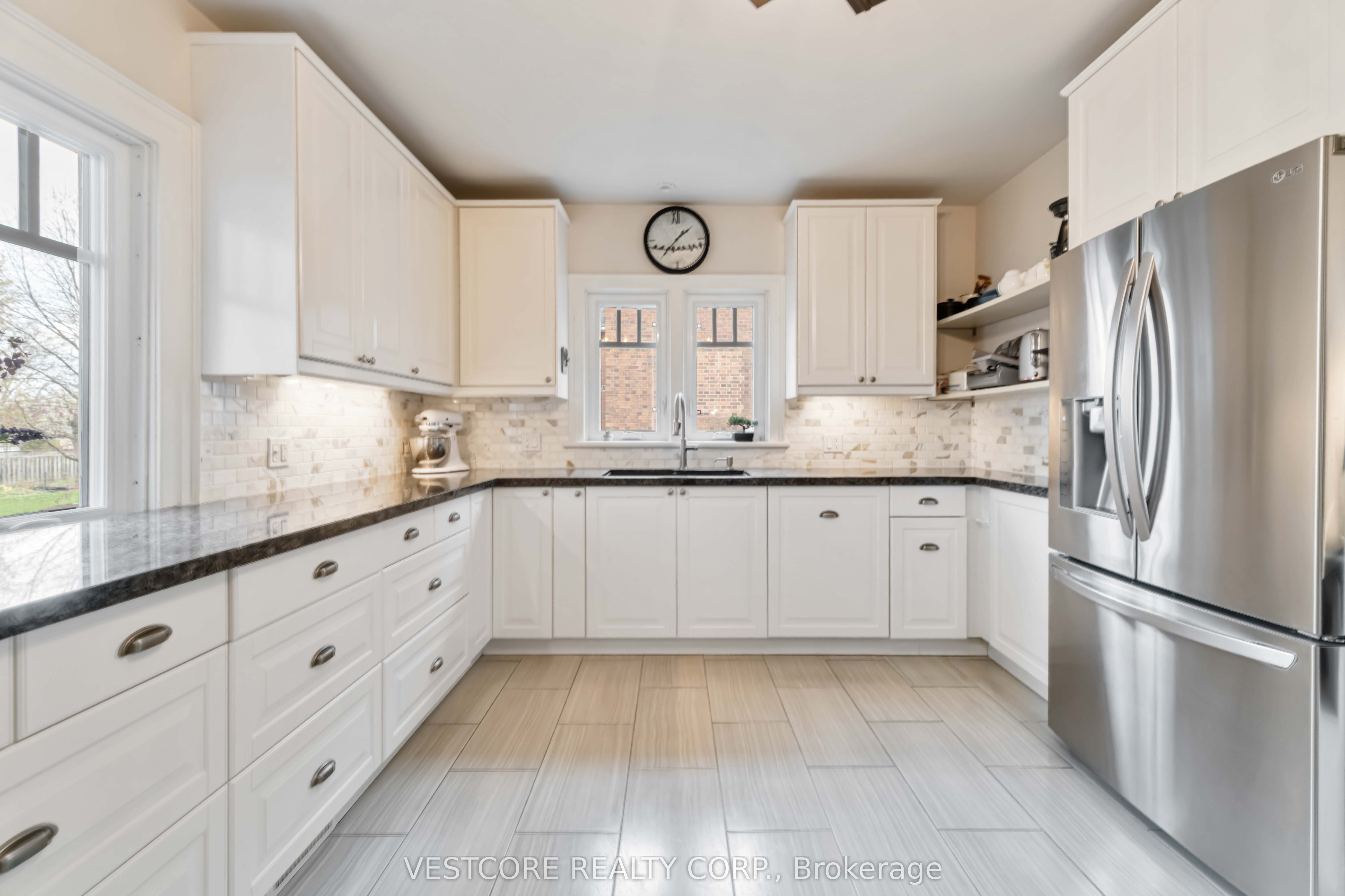 99 E Main Street E Property Photo 9