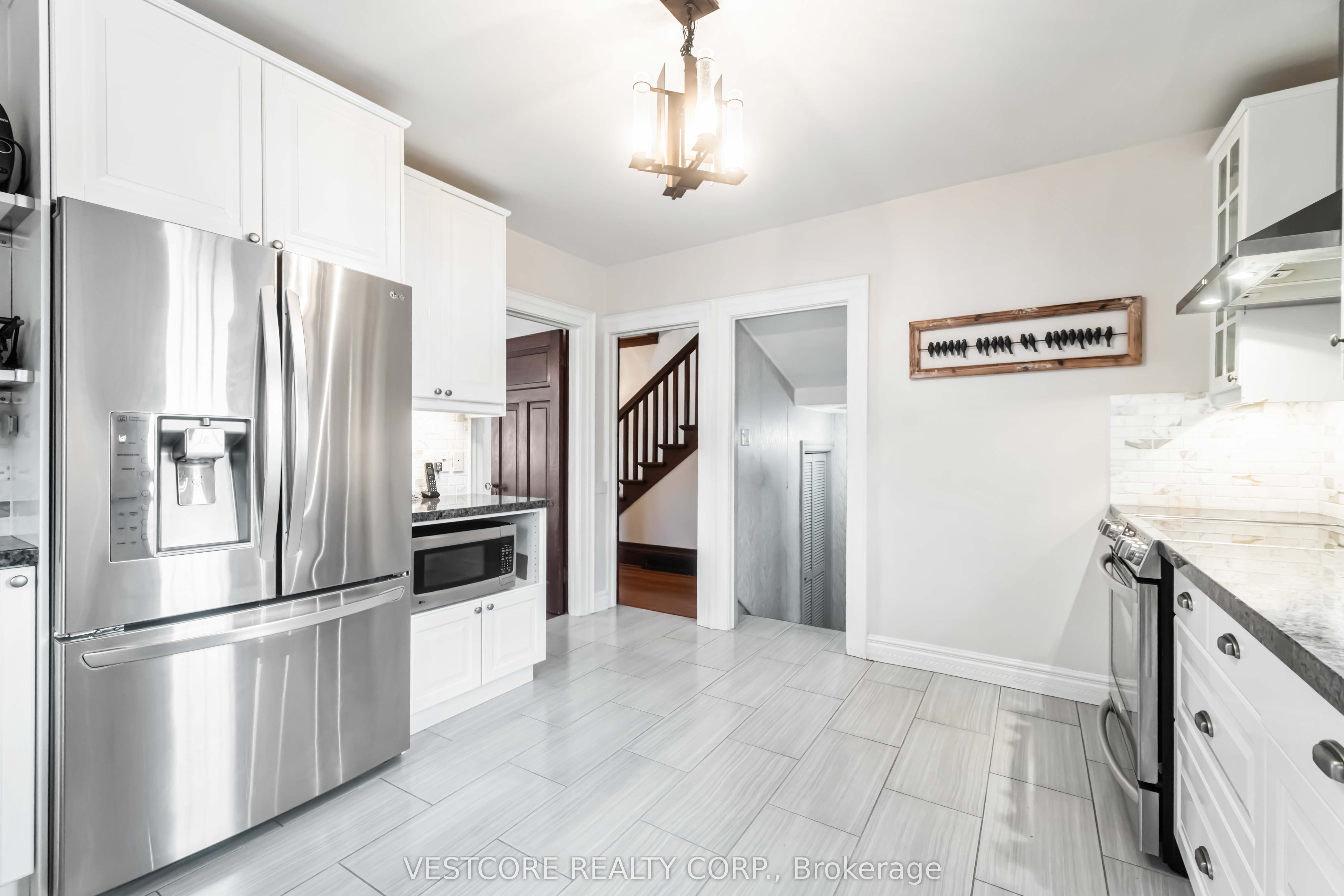 99 E Main Street E Property Photo 10