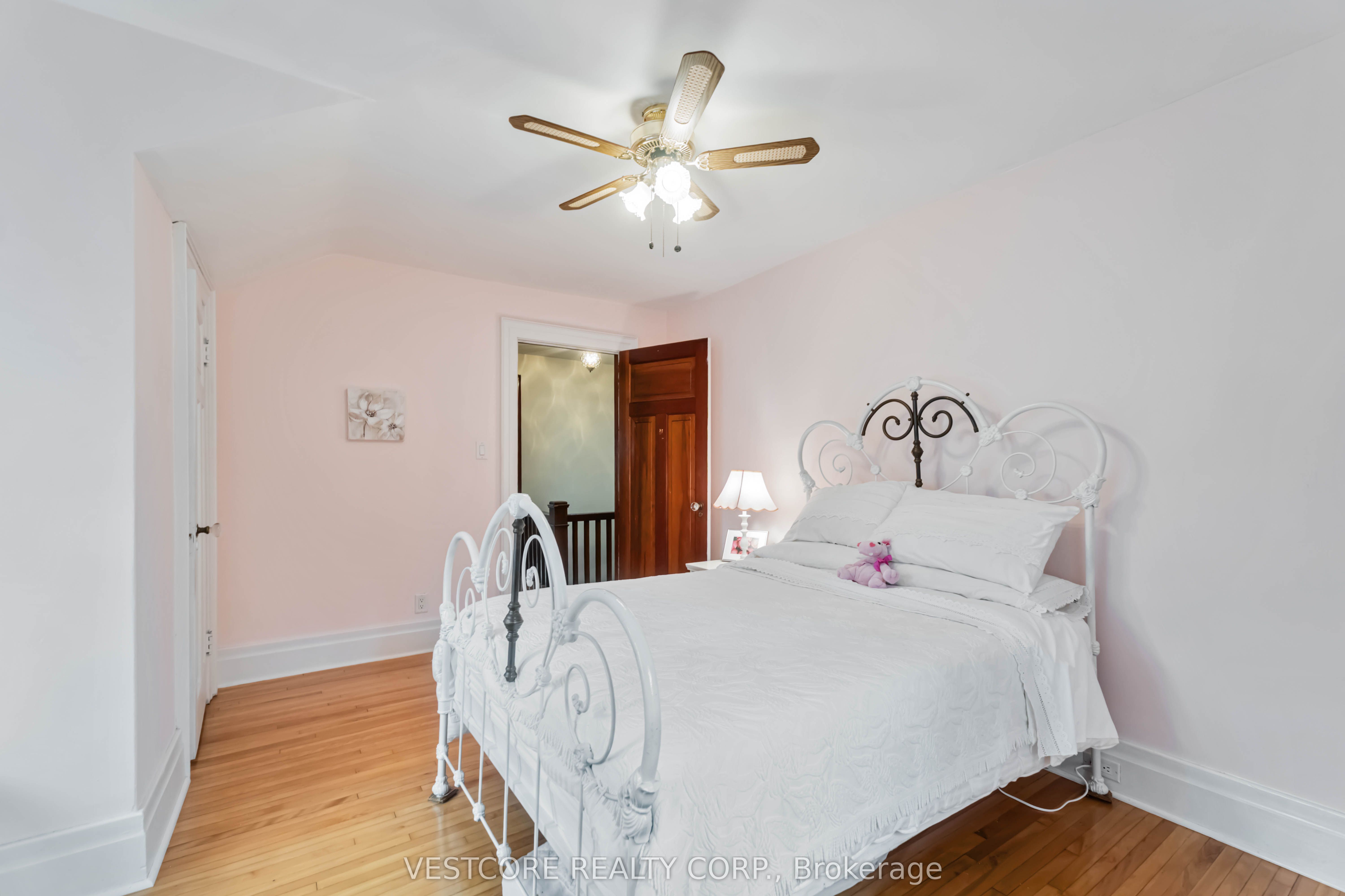 99 E Main Street E Property Photo 14