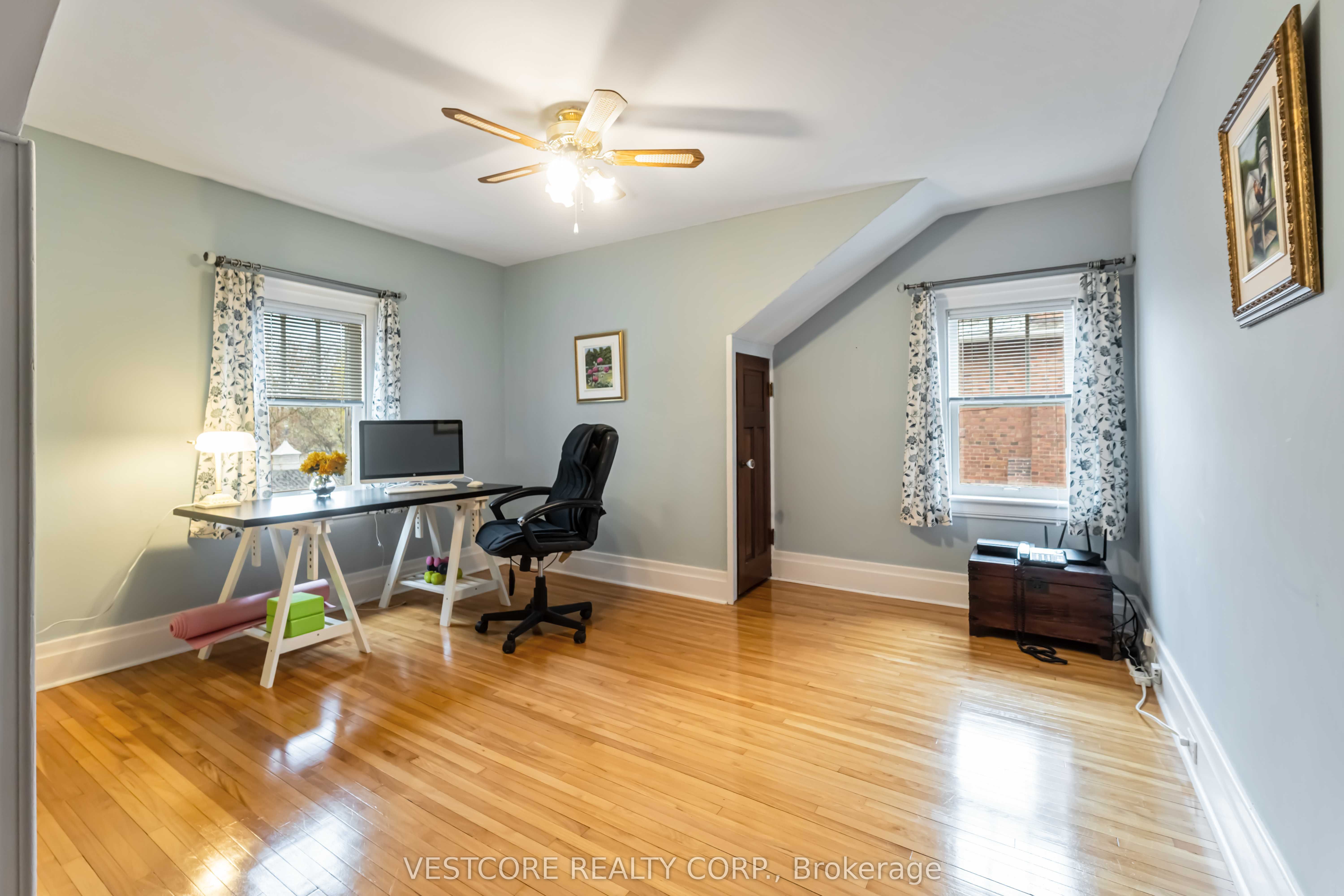 99 E Main Street E Property Photo 15