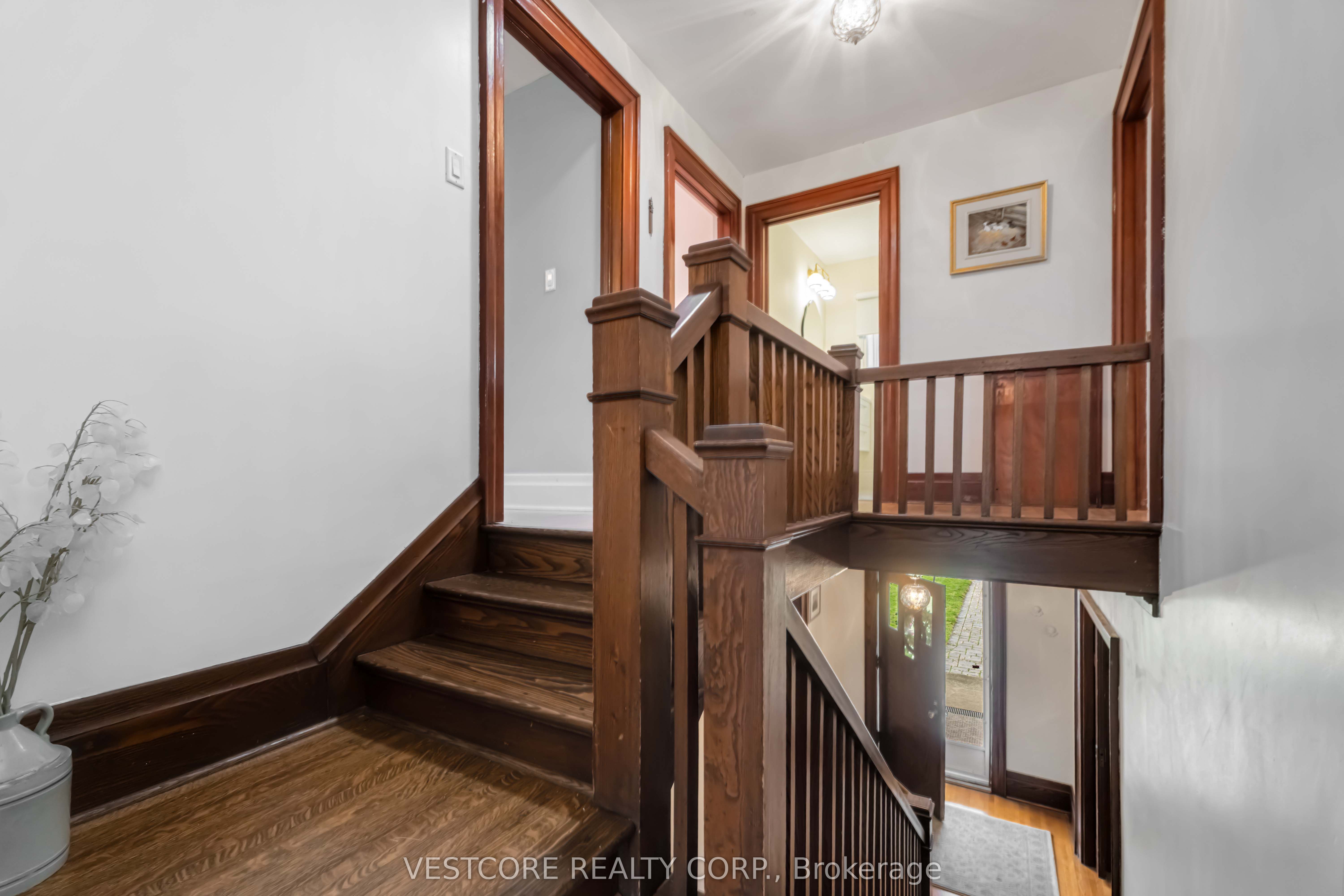 99 E Main Street E Property Photo 19