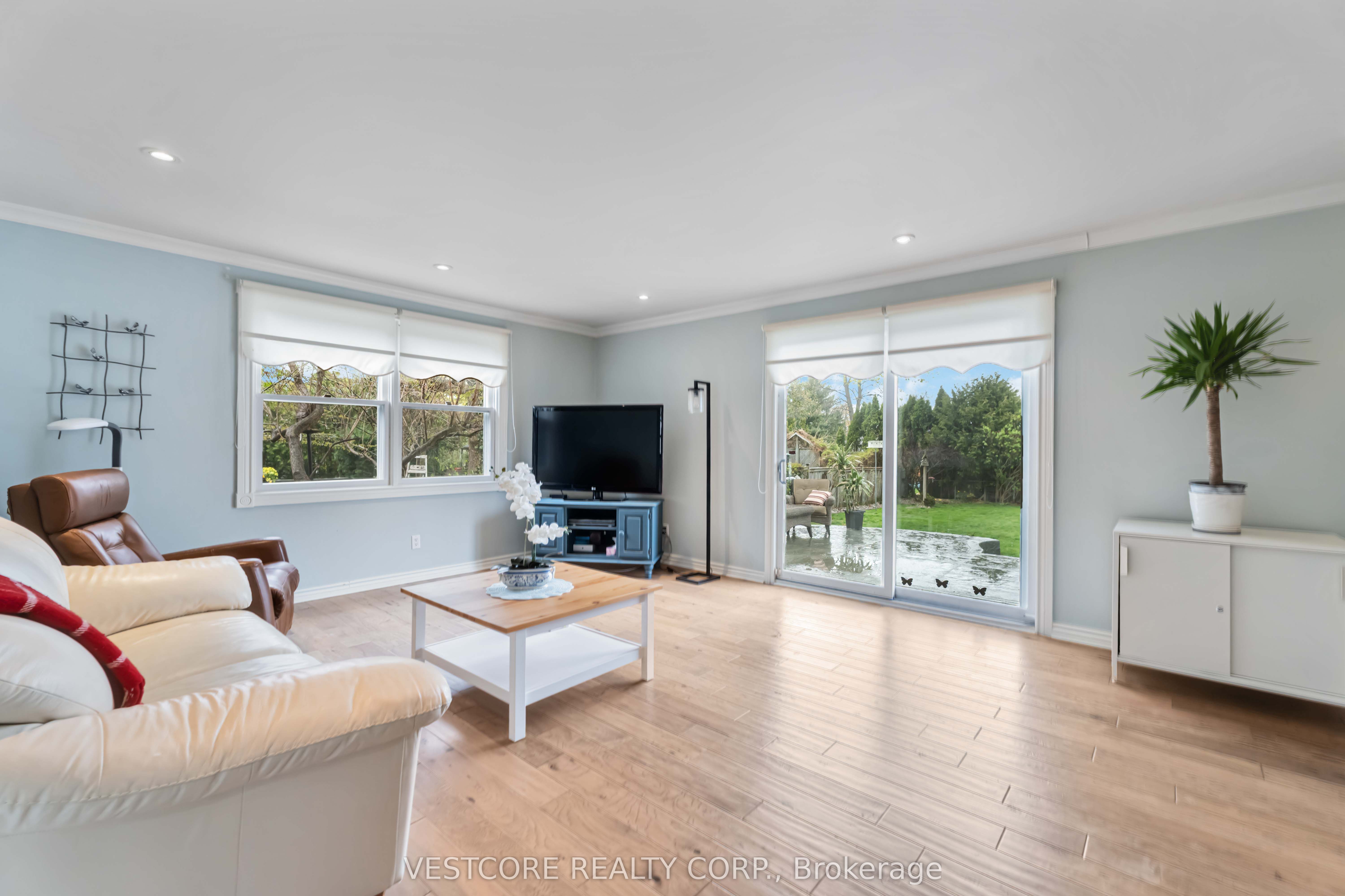 99 E Main Street E Property Photo 21