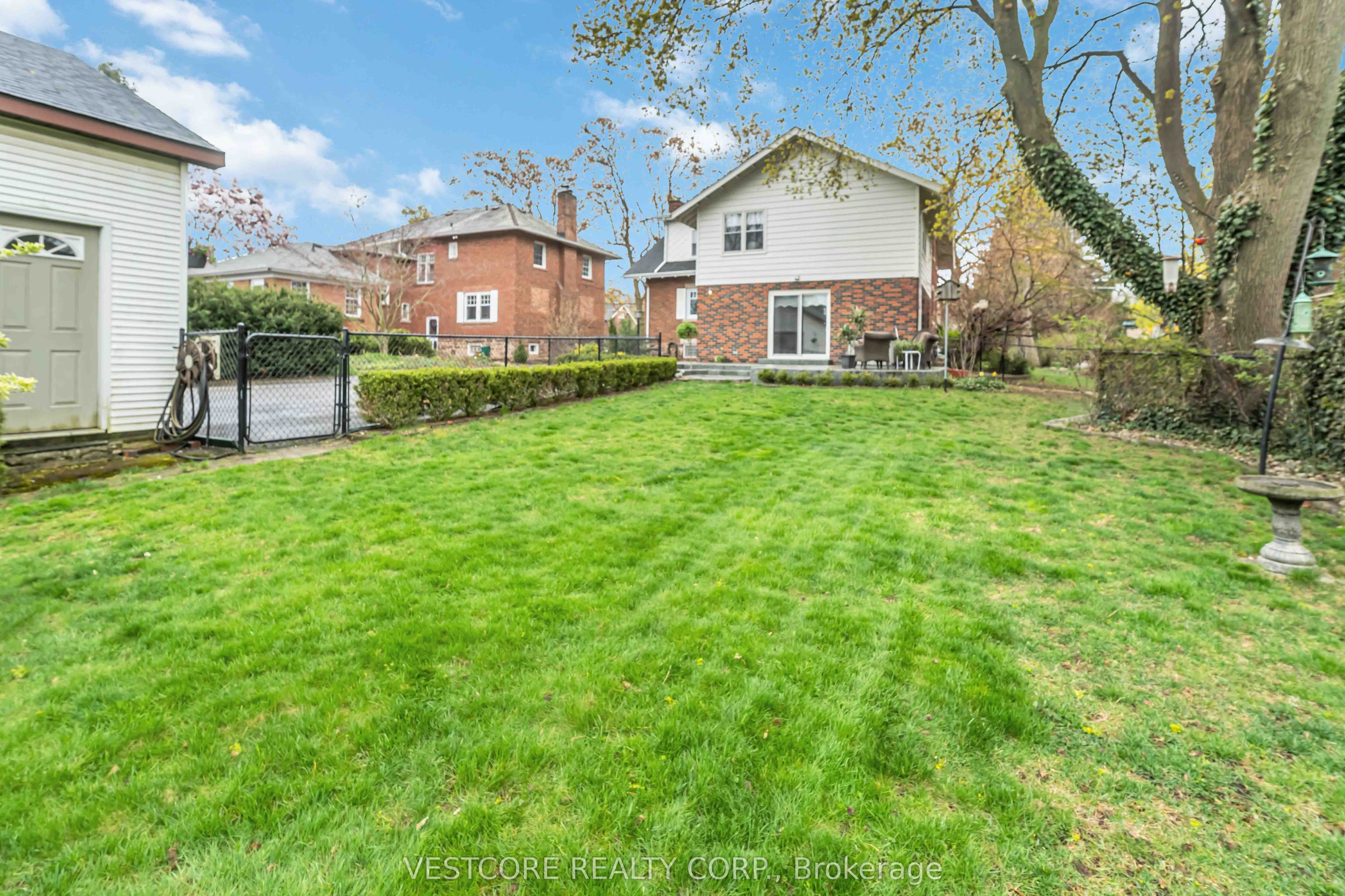 99 E Main Street E Property Photo 24