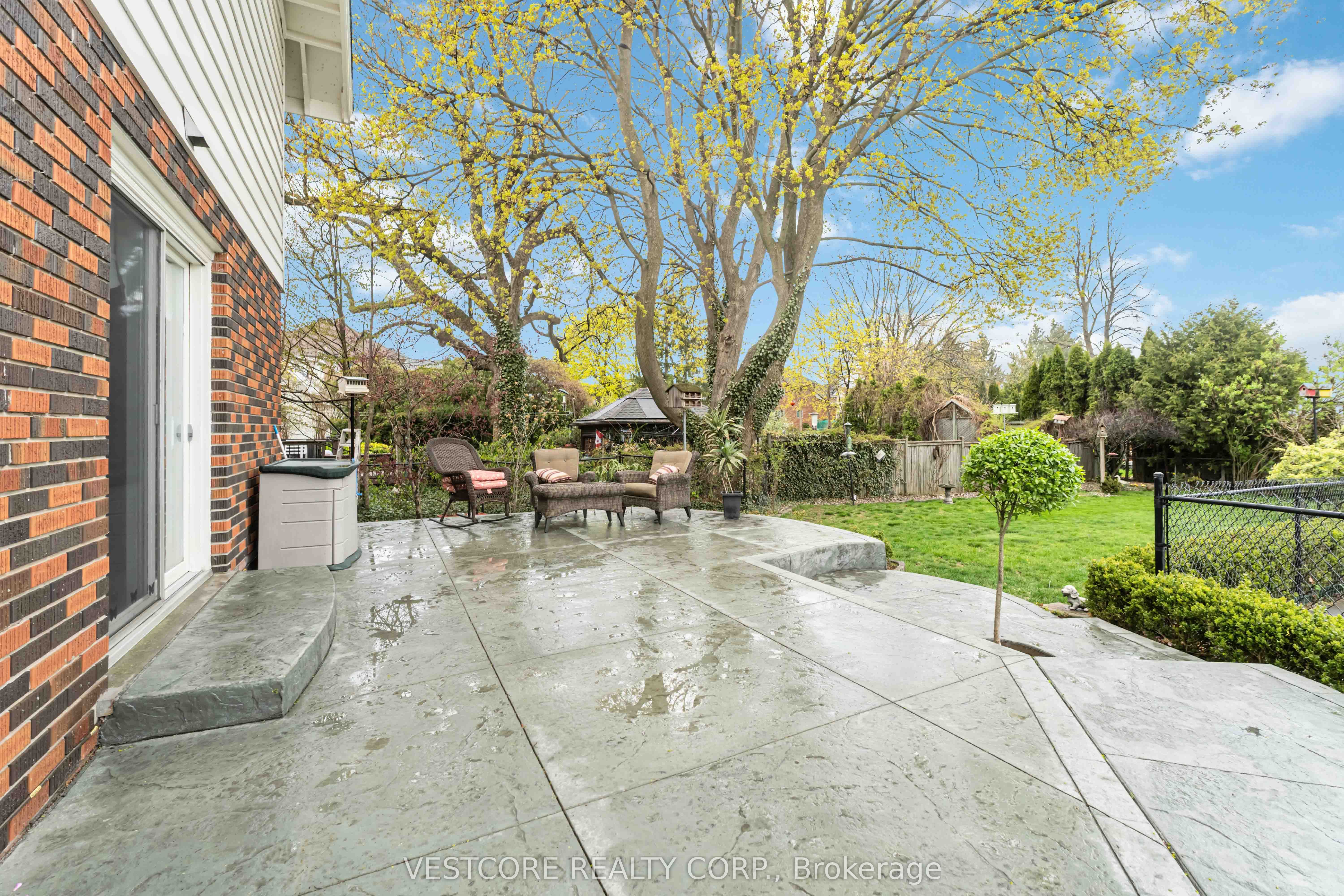 99 E Main Street E Property Photo 25