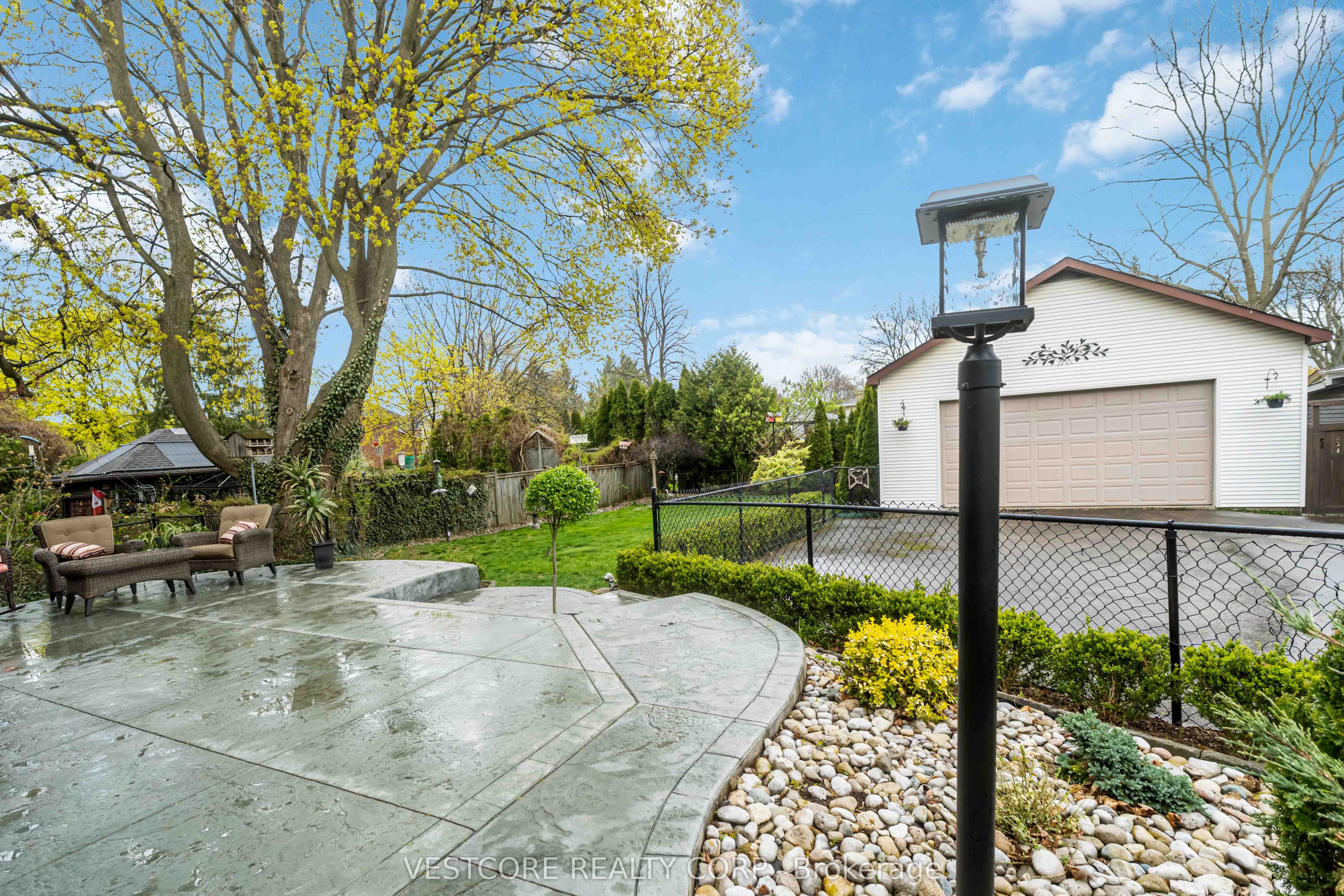 99 E Main Street E Property Photo 26