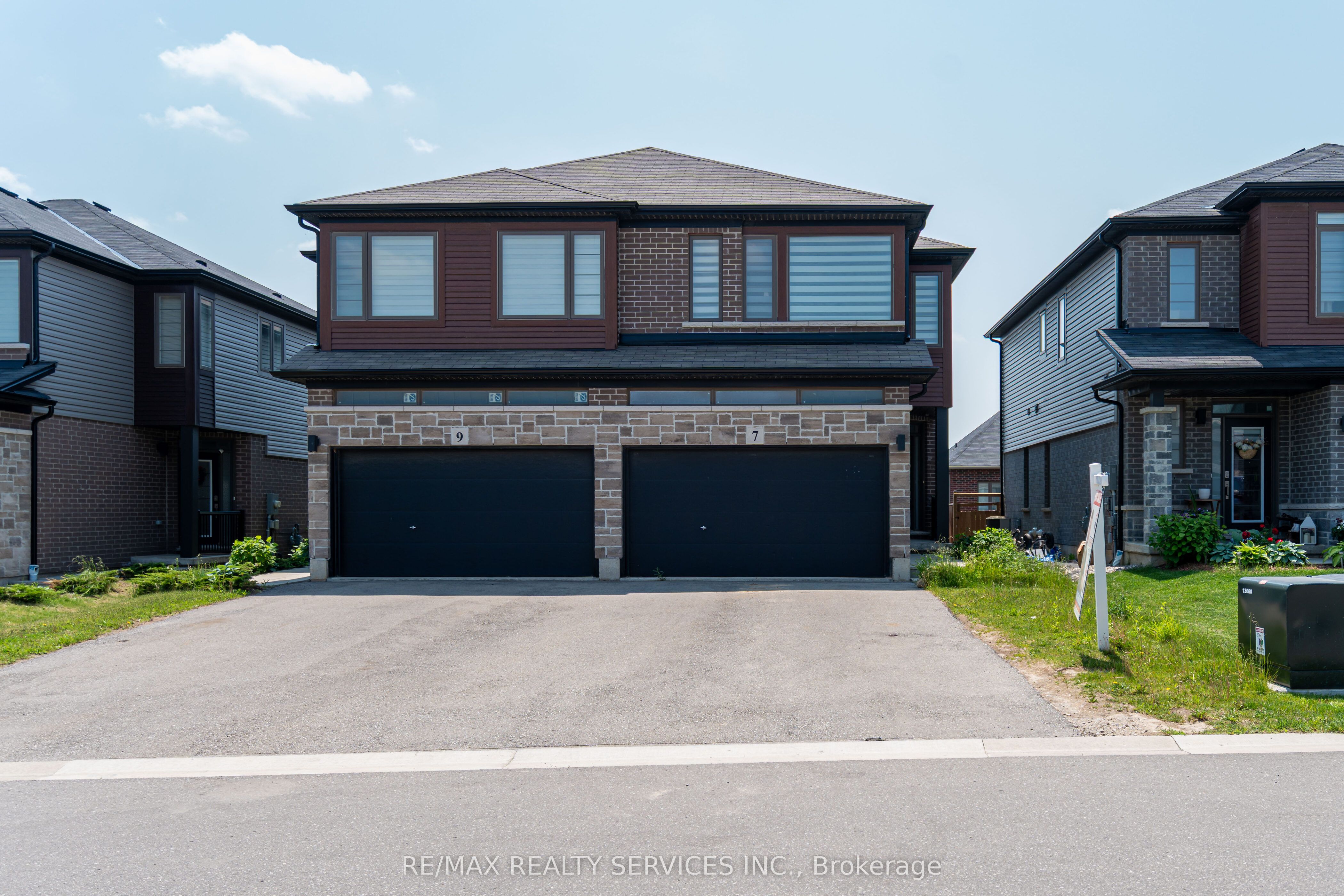 7 Baker Lane Property Photo 1