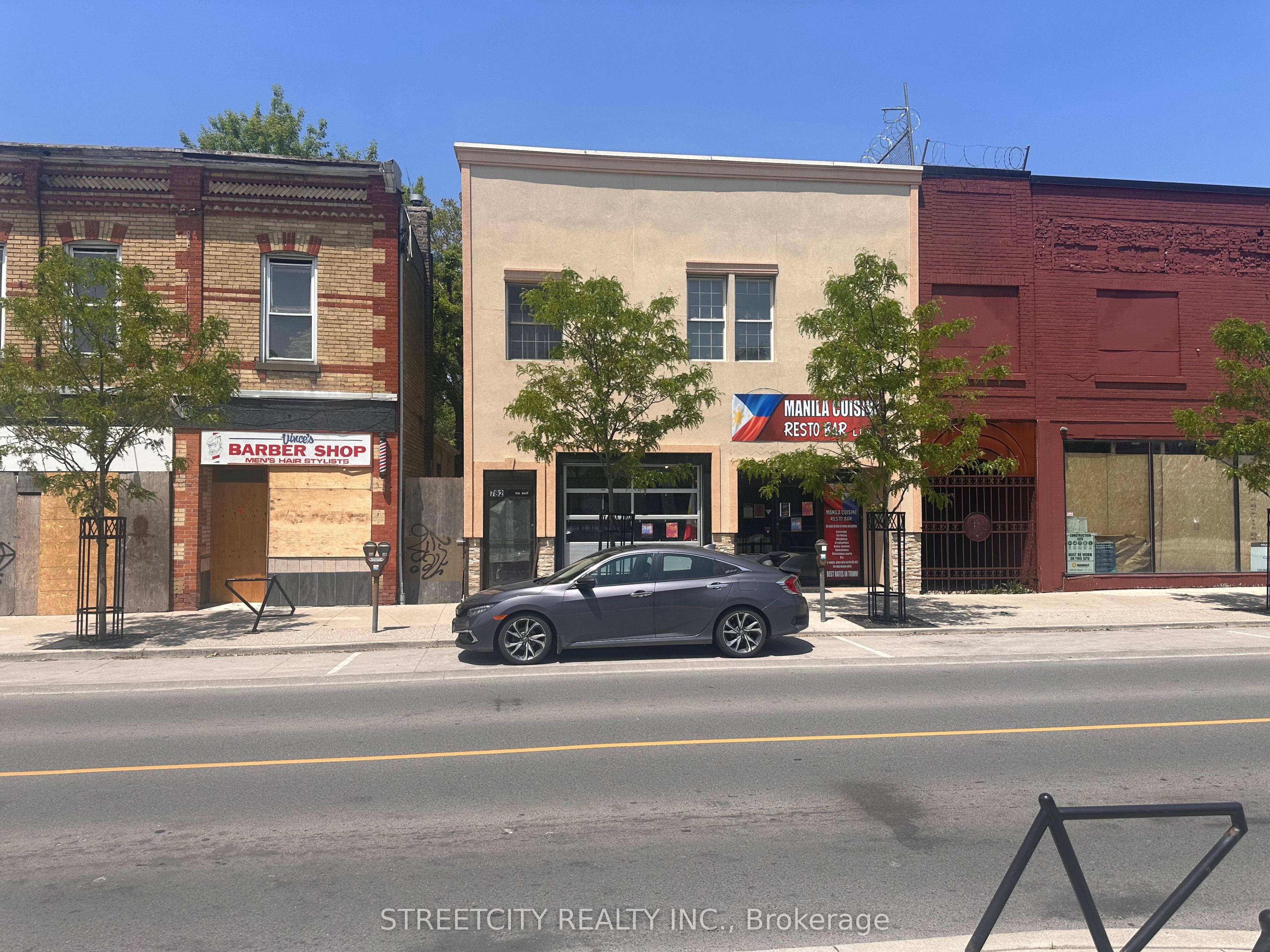 784 Dundas Street Property Photo 1