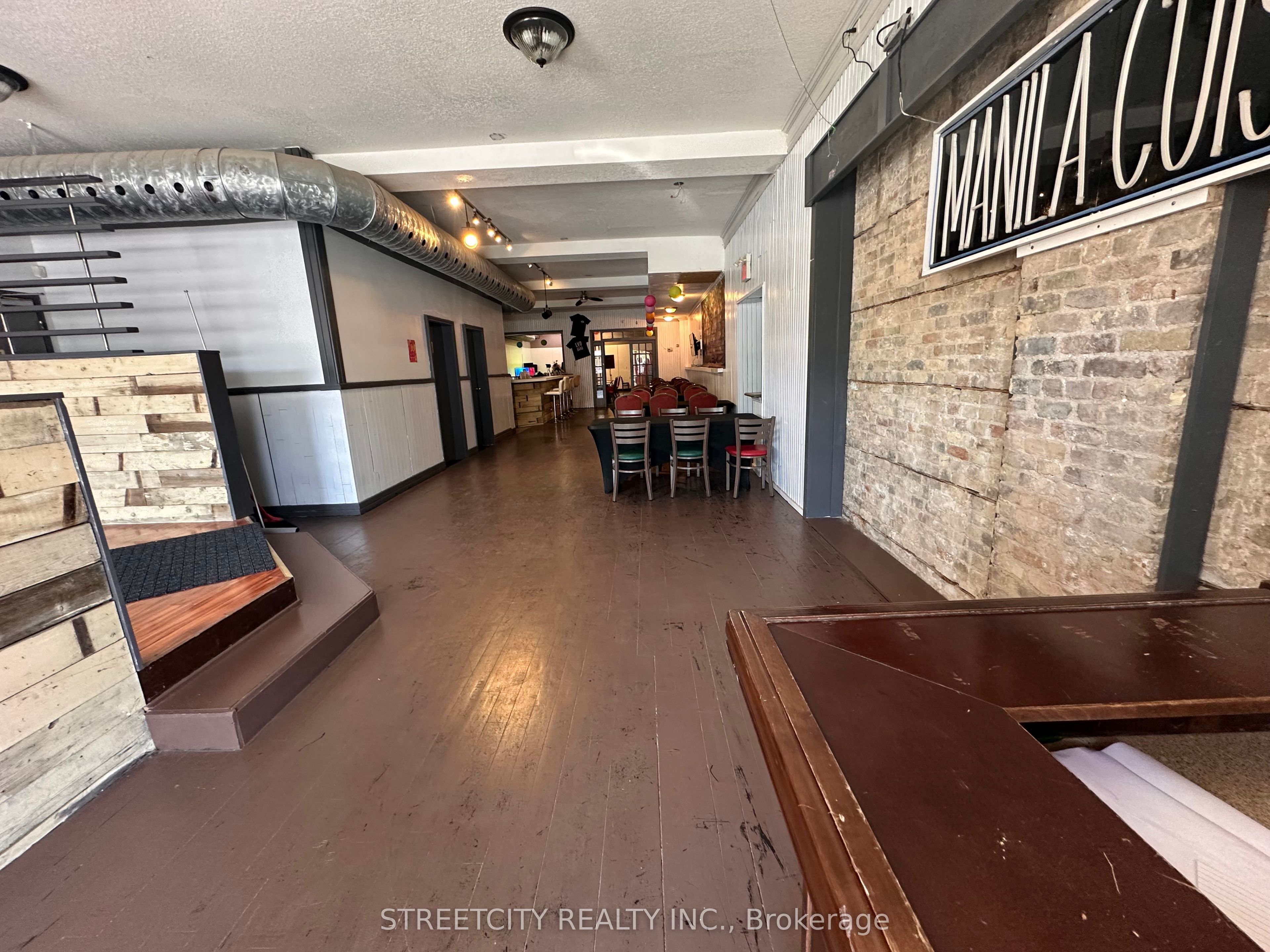 784 Dundas Street Property Photo 2