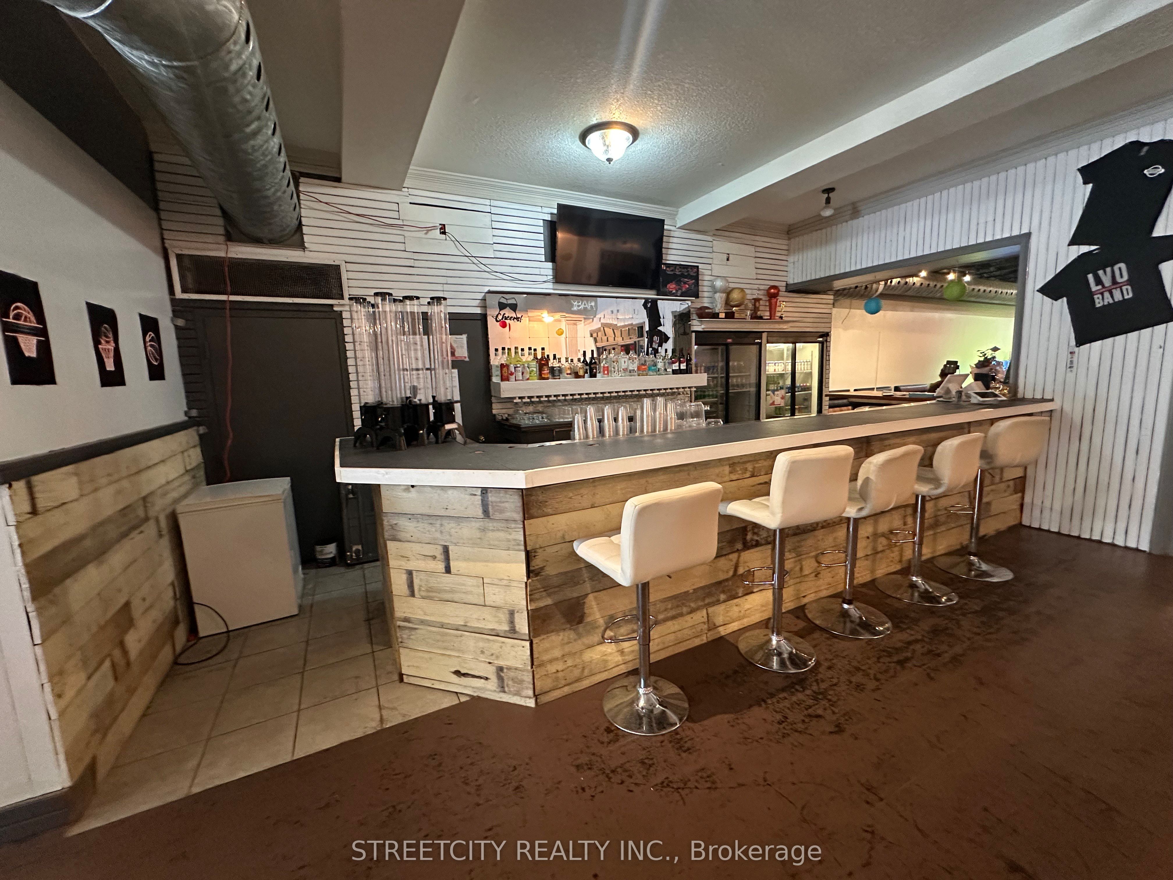 784 Dundas Street Property Photo 4