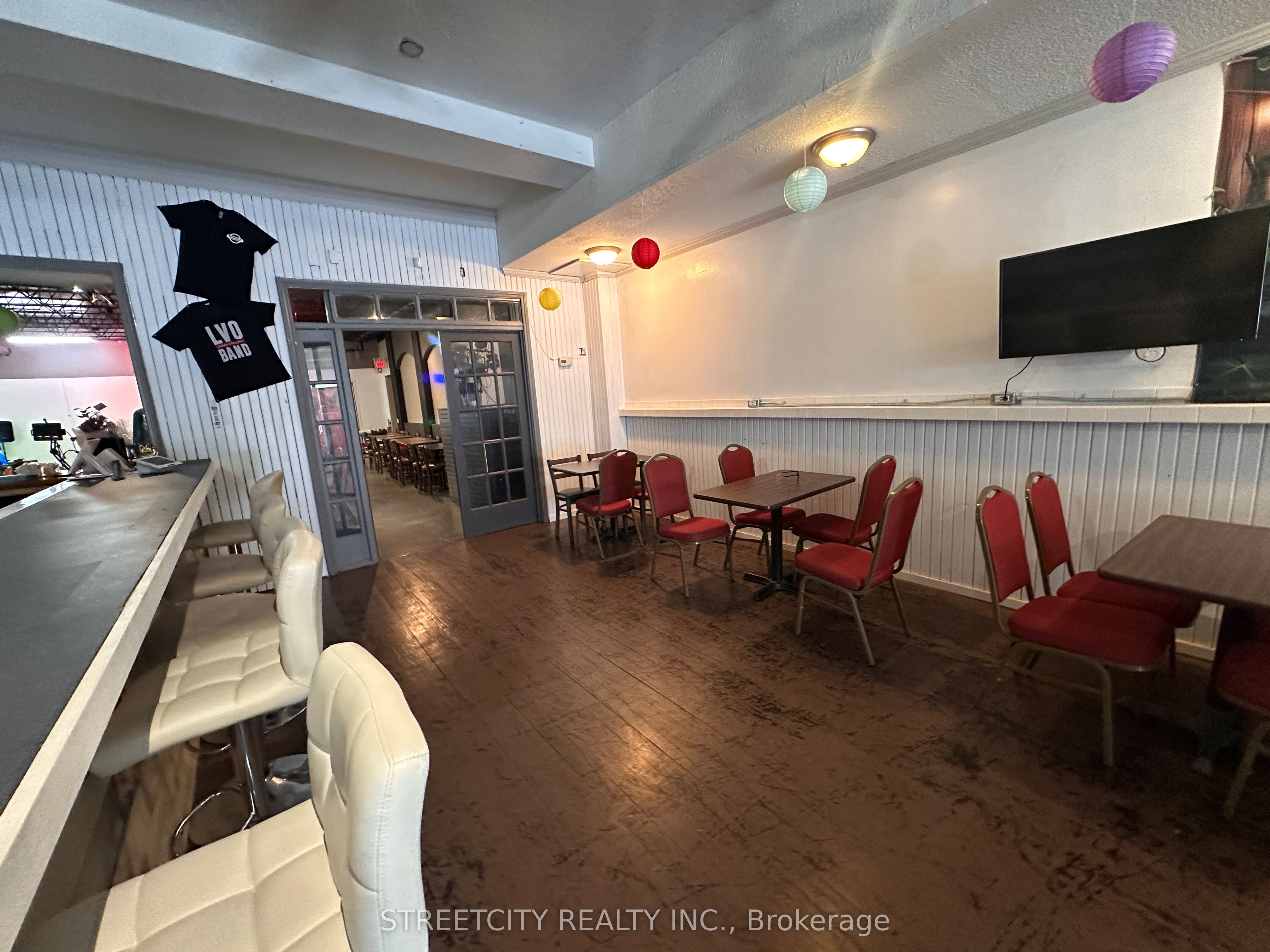784 Dundas Street Property Photo 5
