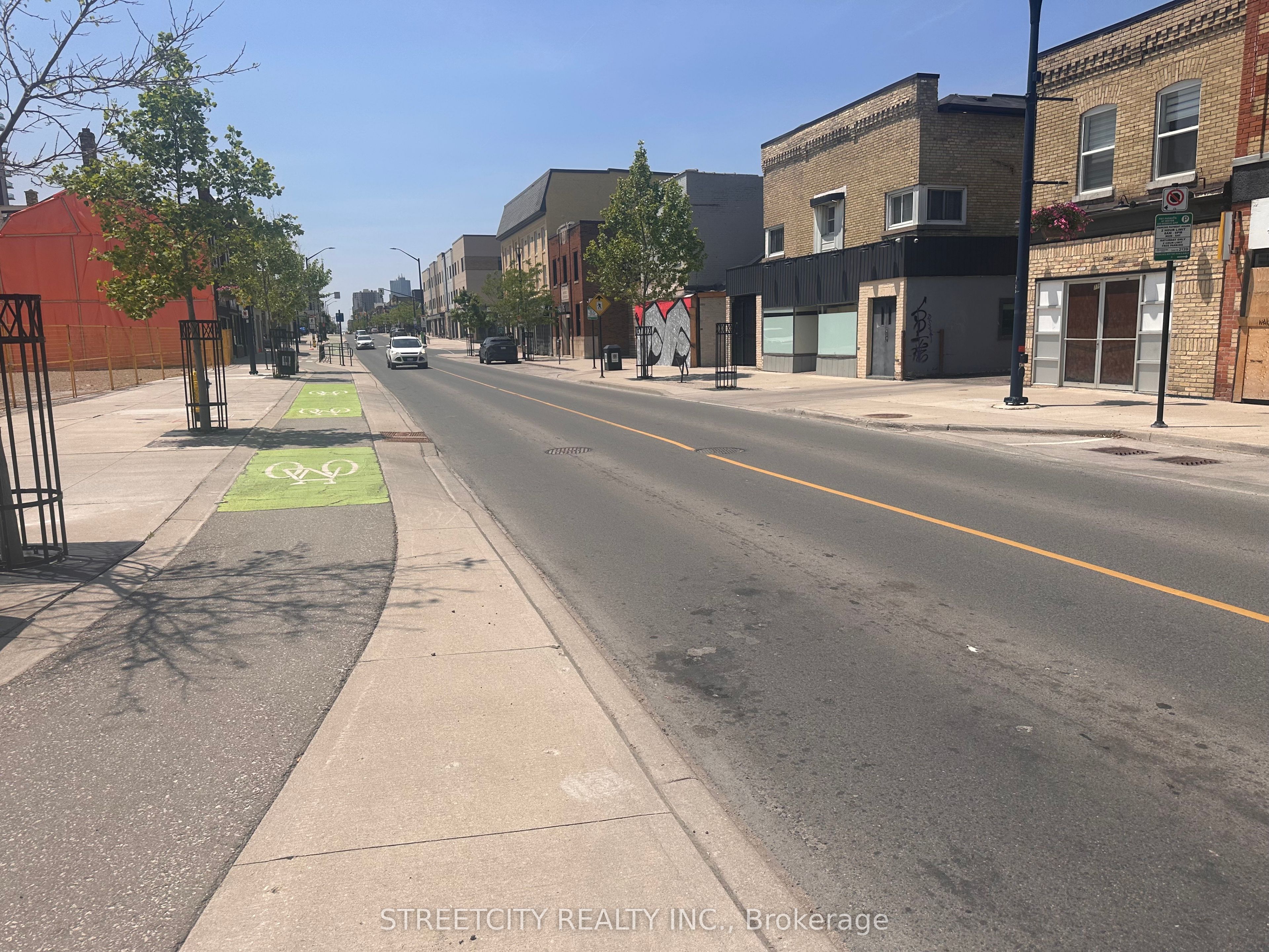 784 Dundas Street Property Photo 15