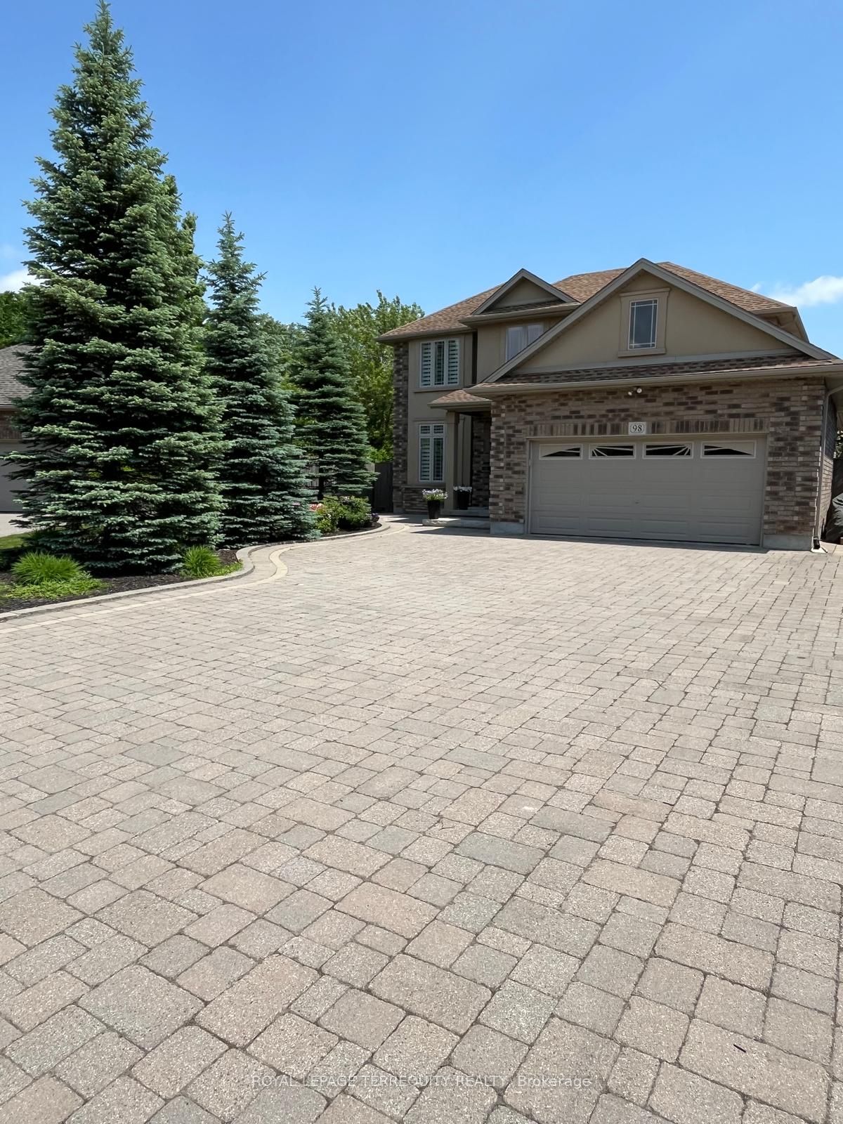 98 Michael Dr Property Photo 1