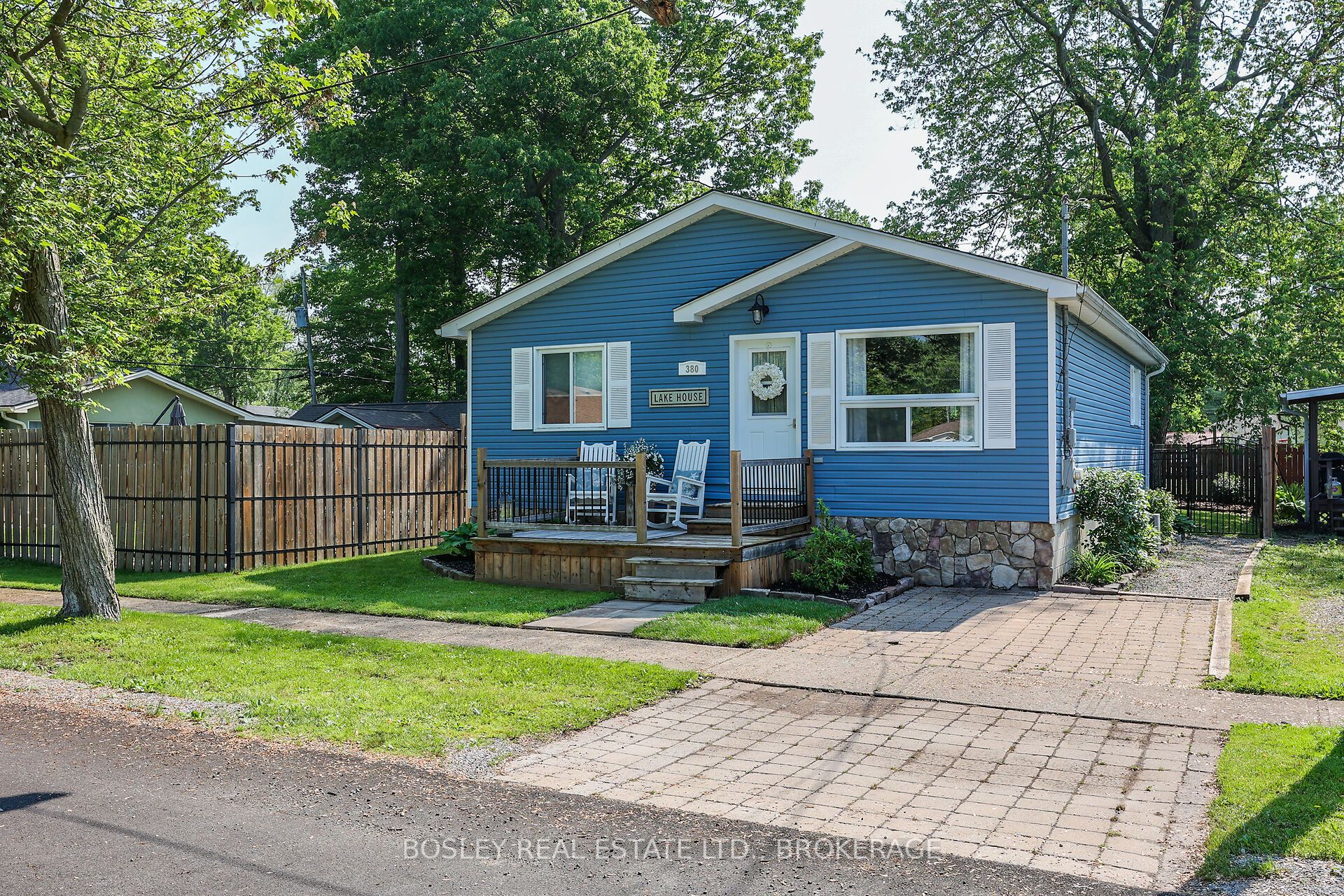 380 Lakewood Avenue Property Photo 1