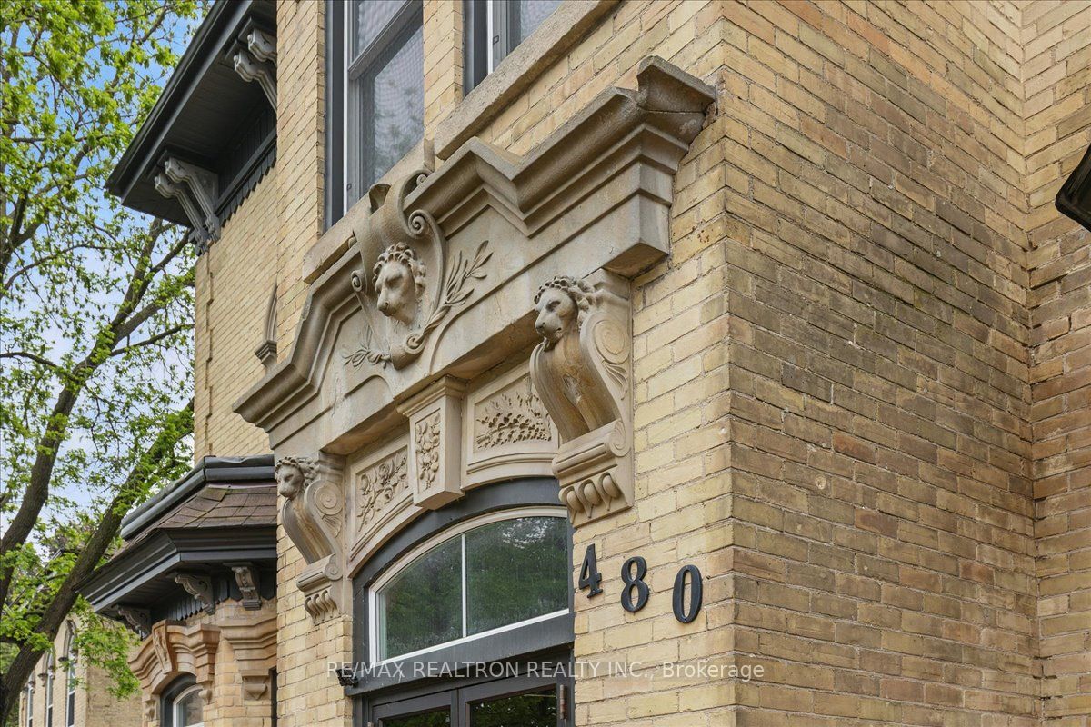 480 Main Street W Property Photo 8