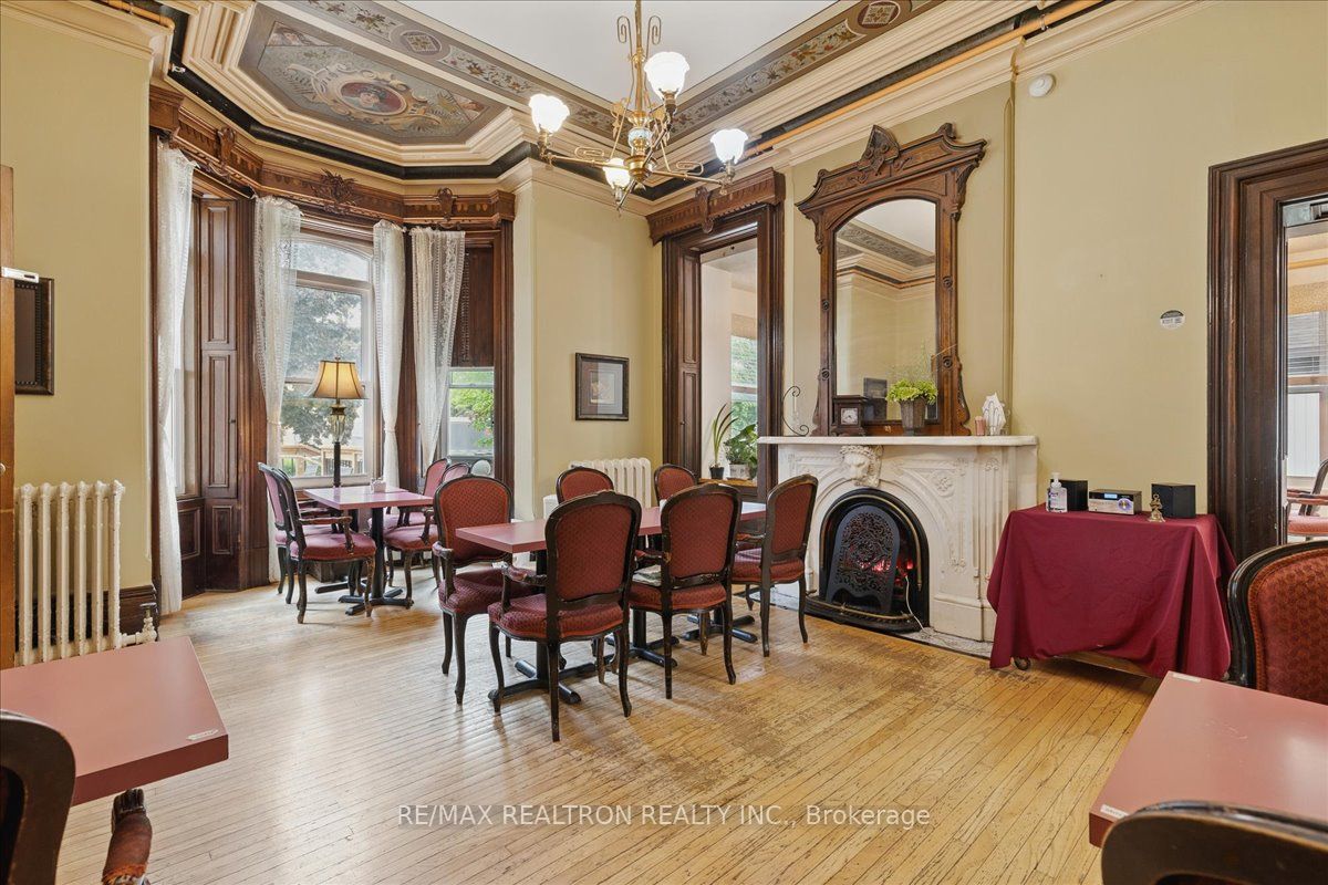 480 Main Street W Property Photo 13