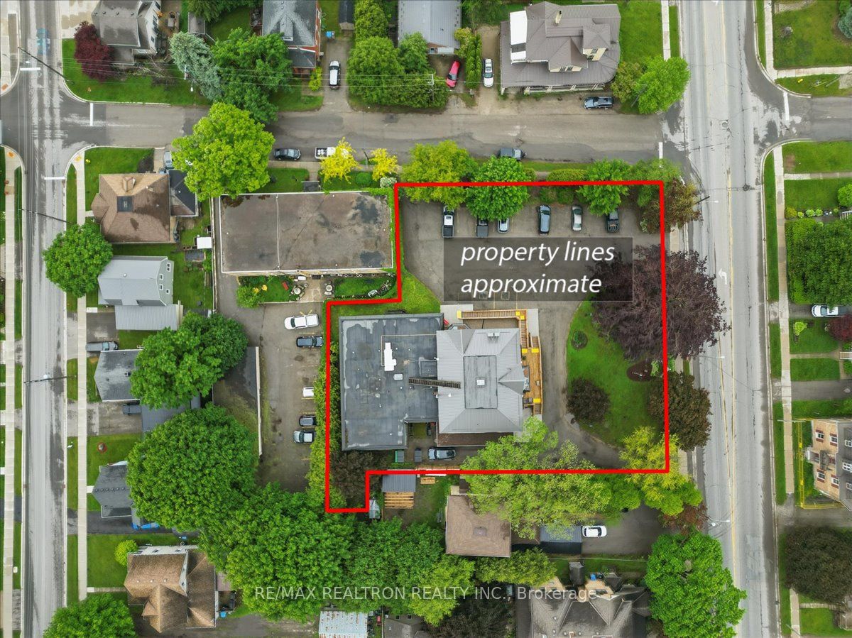 480 Main Street W Property Photo 28