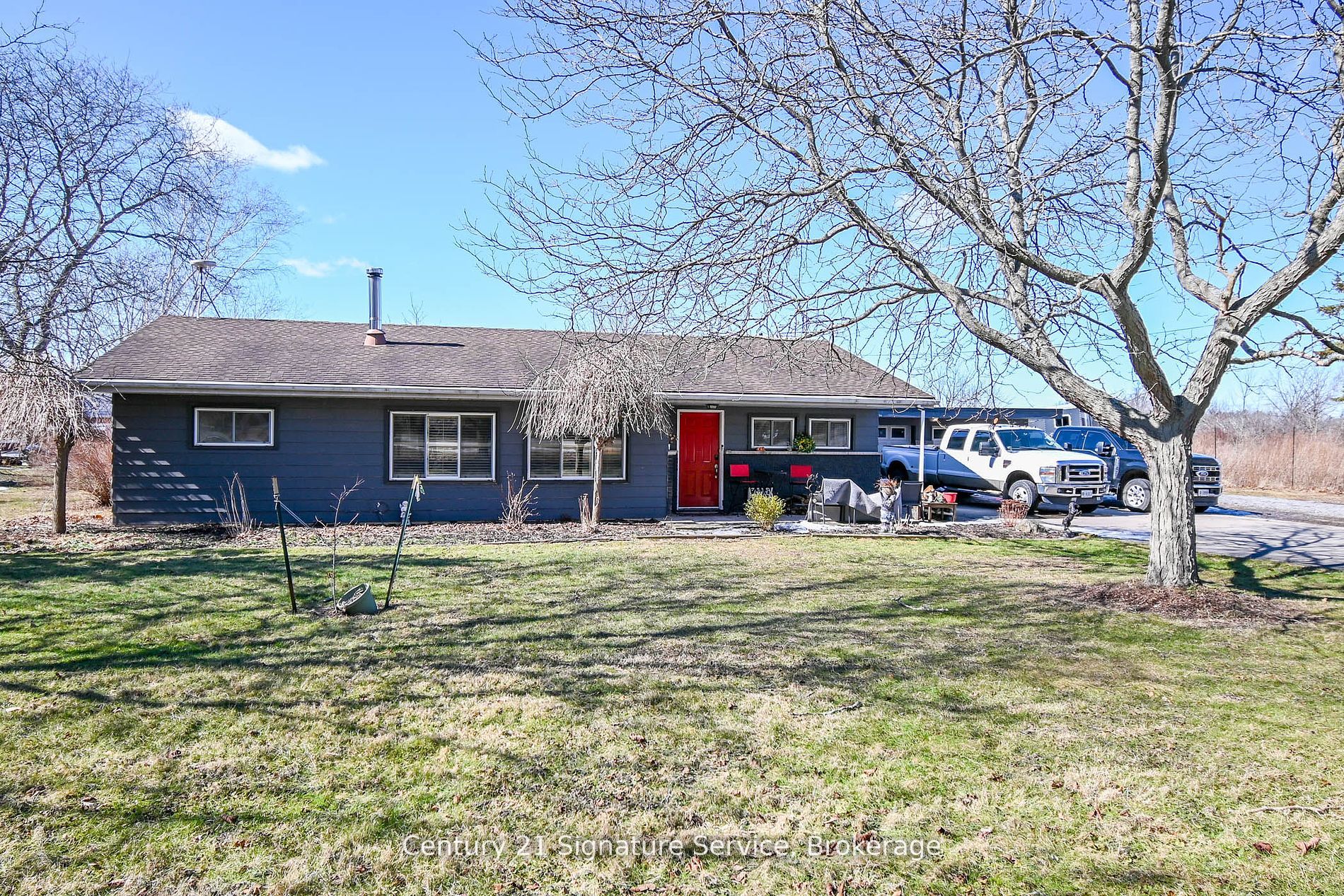 752 Empire Rd